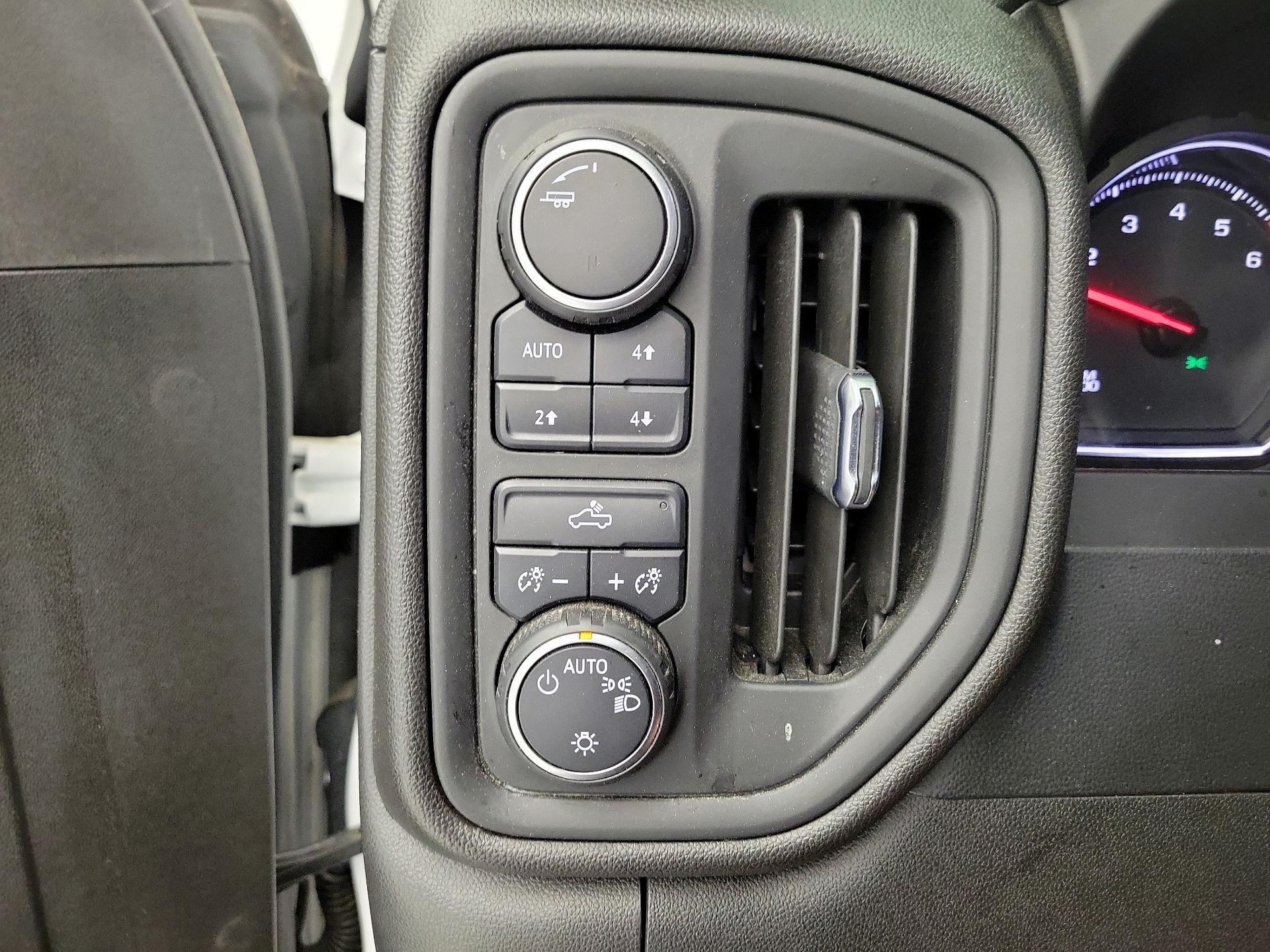 Thumbnail: 2021 Chevrolet Silverado 1500 - 13