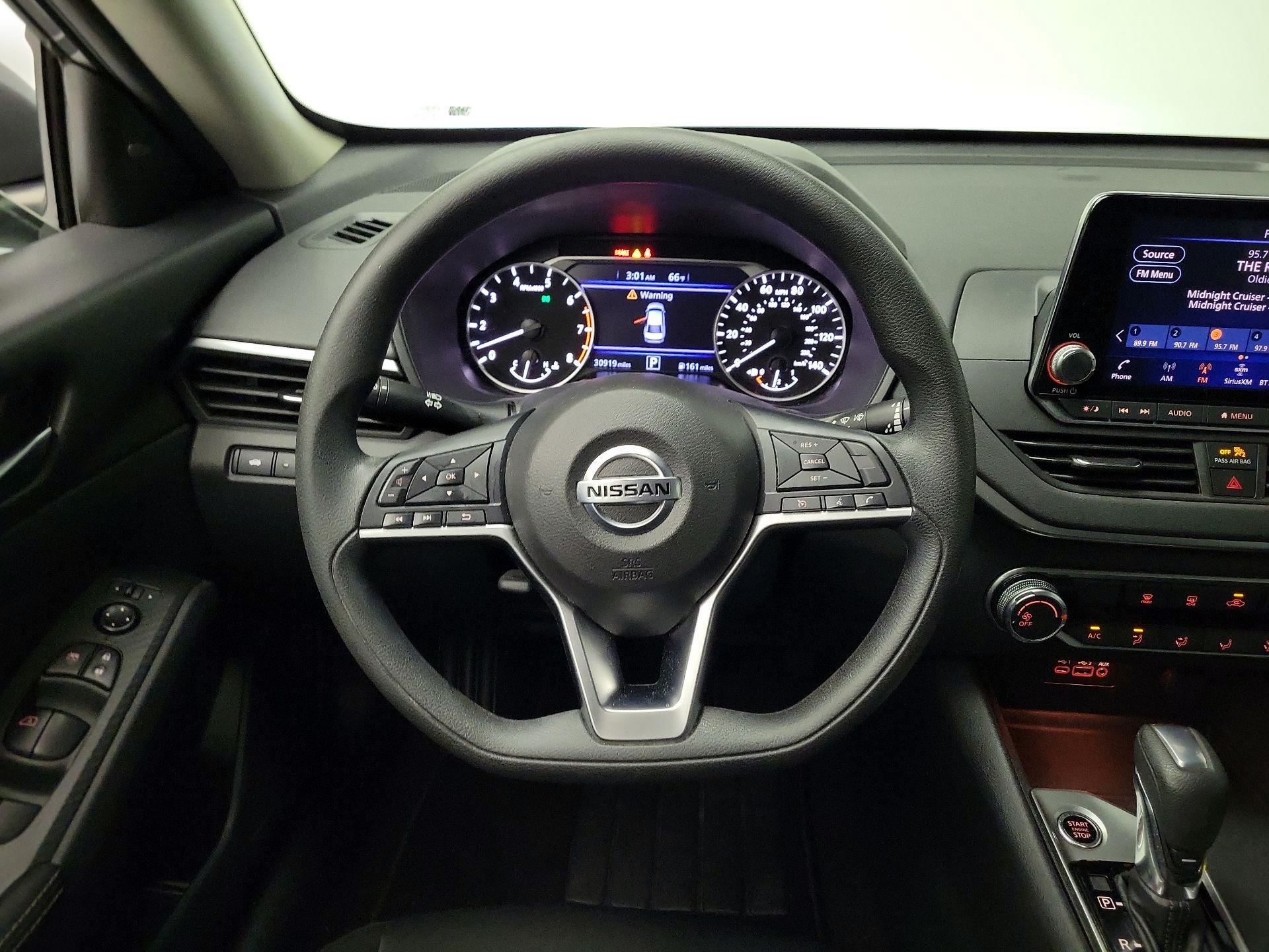 Thumbnail: 2022 Nissan Altima - 10