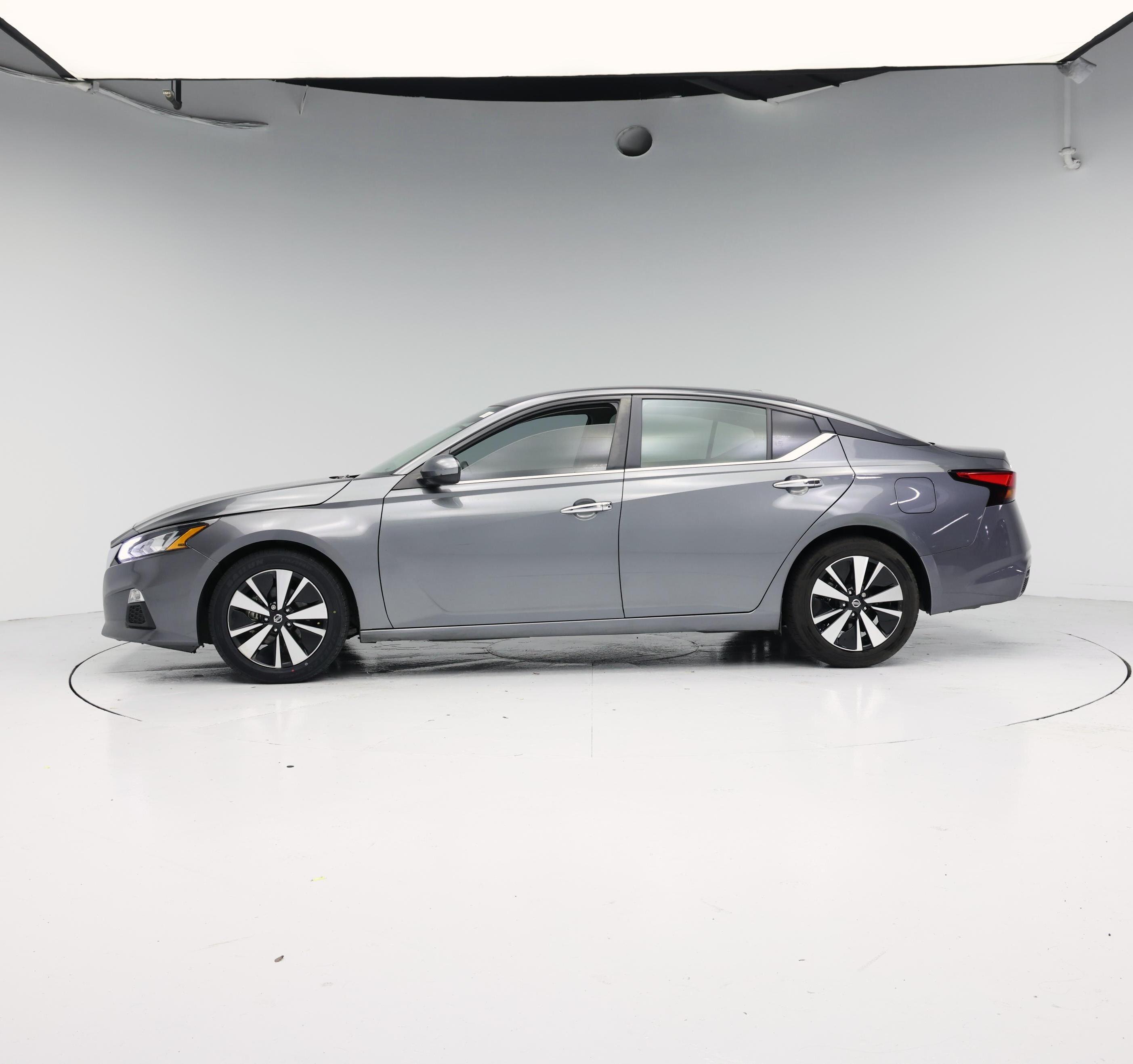 Thumbnail: 2022 Nissan Altima - 3