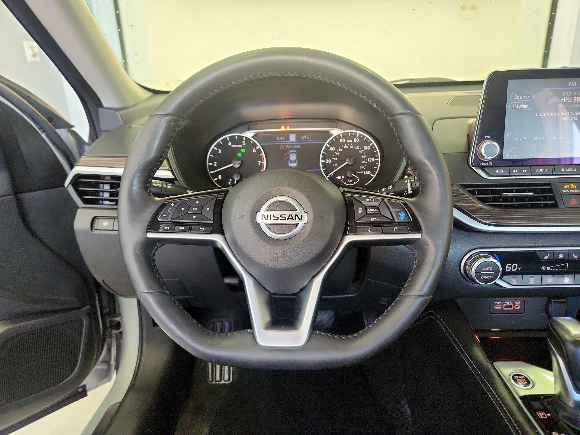 Thumbnail: 2022 Nissan Altima - 10