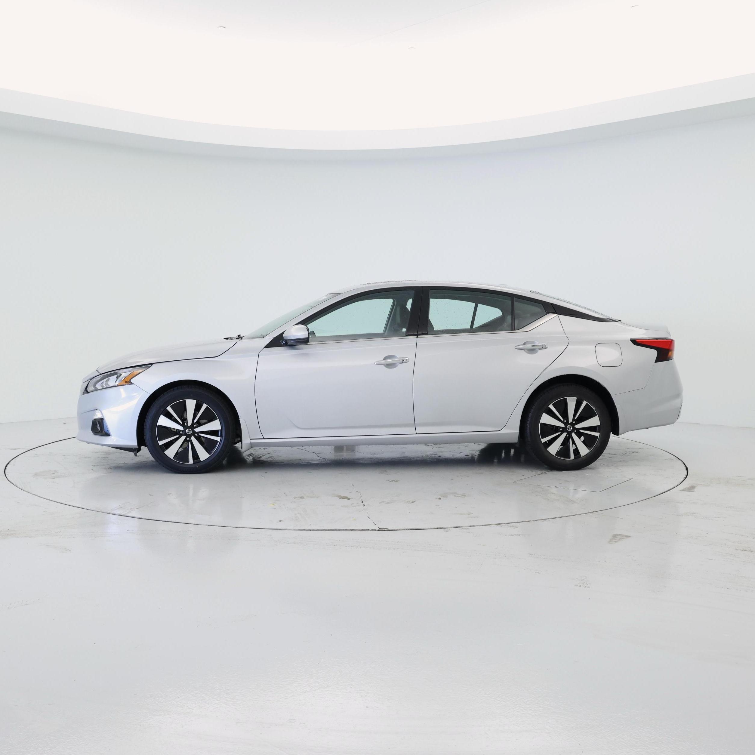 Thumbnail: 2022 Nissan Altima - 3