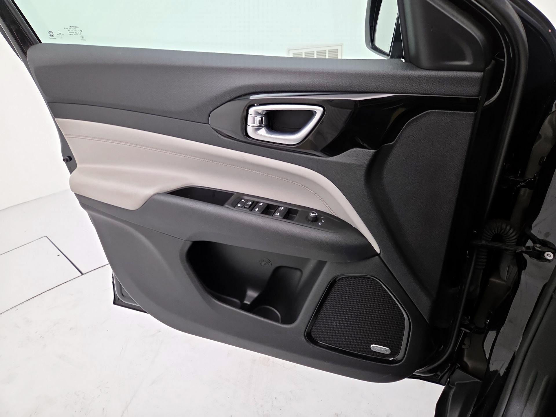 Thumbnail: 2022 Jeep Compass - 12