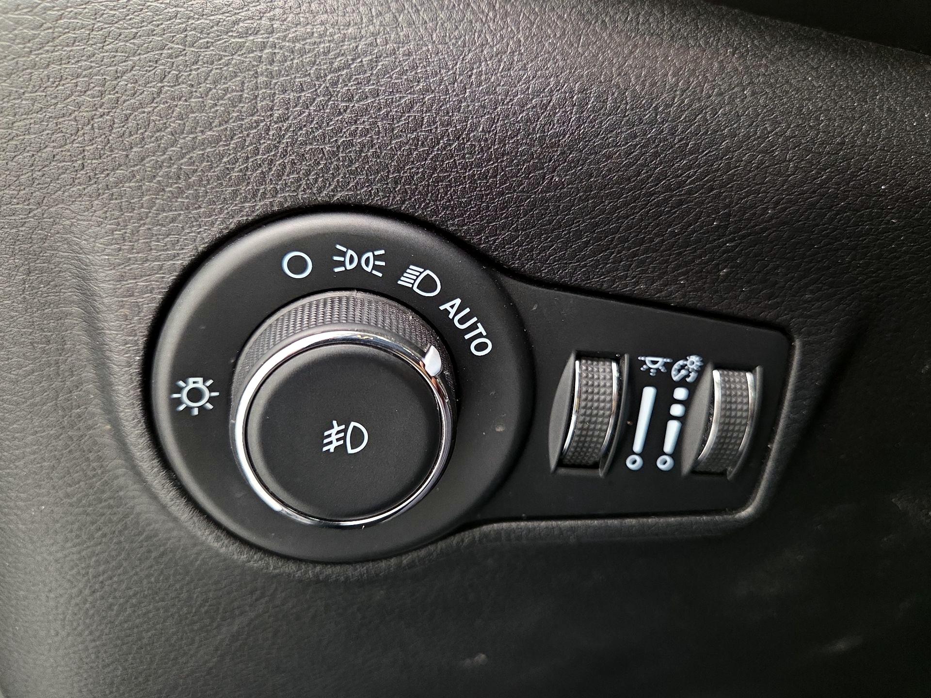 Thumbnail: 2022 Jeep Compass - 13
