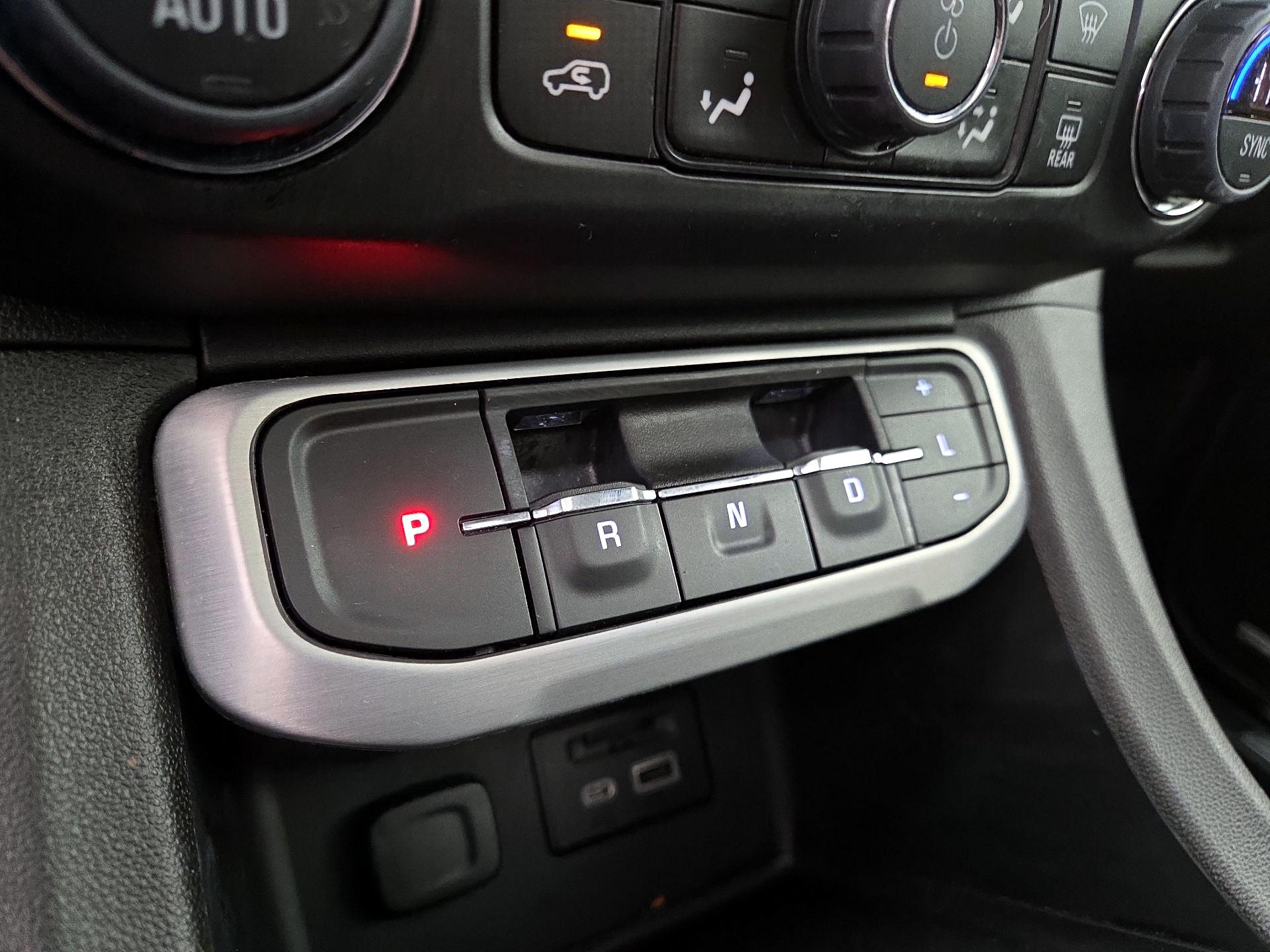 Thumbnail: 2023 GMC Acadia - 17