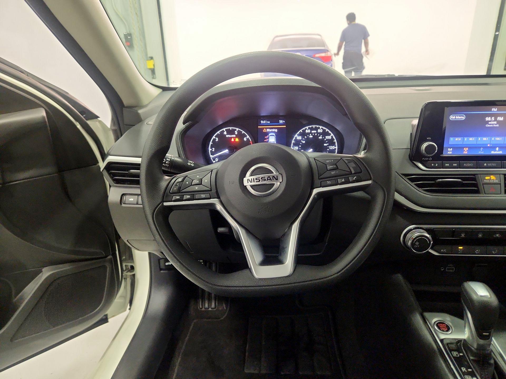 Thumbnail: 2021 Nissan Altima - 10