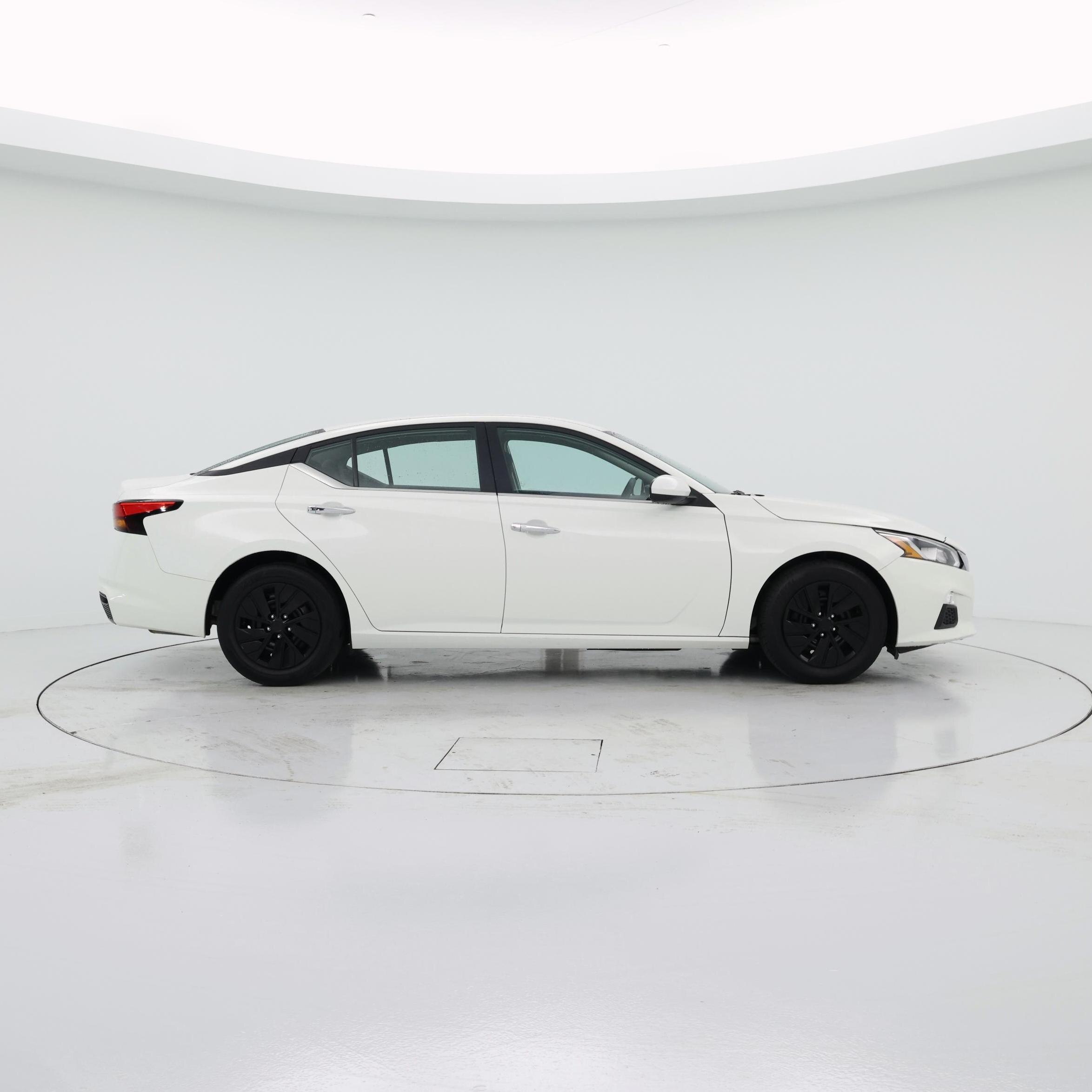 Thumbnail: 2021 Nissan Altima - 7