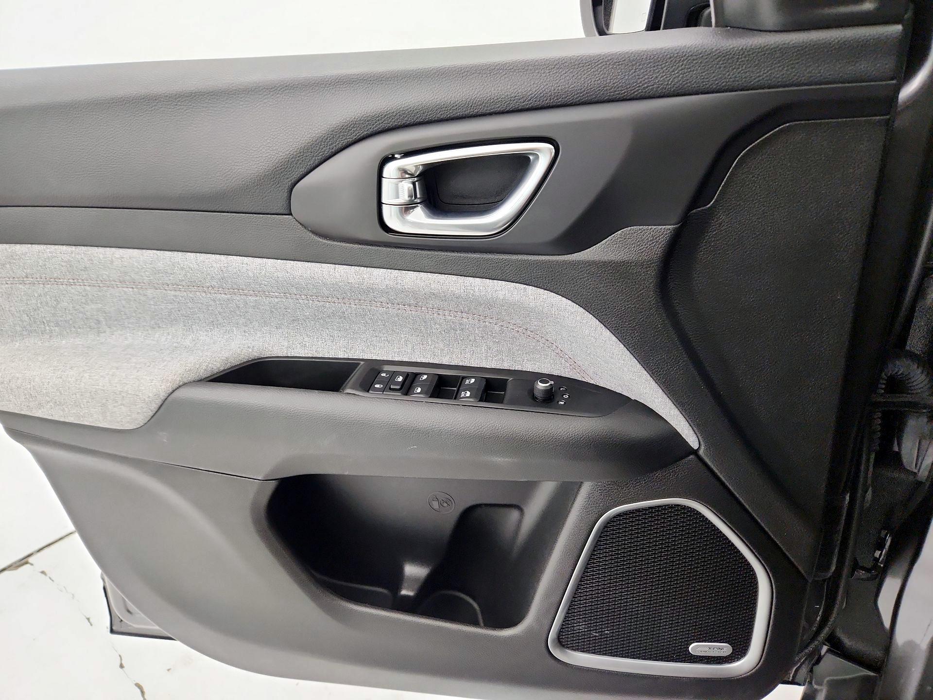 Thumbnail: 2022 Jeep Compass - 12