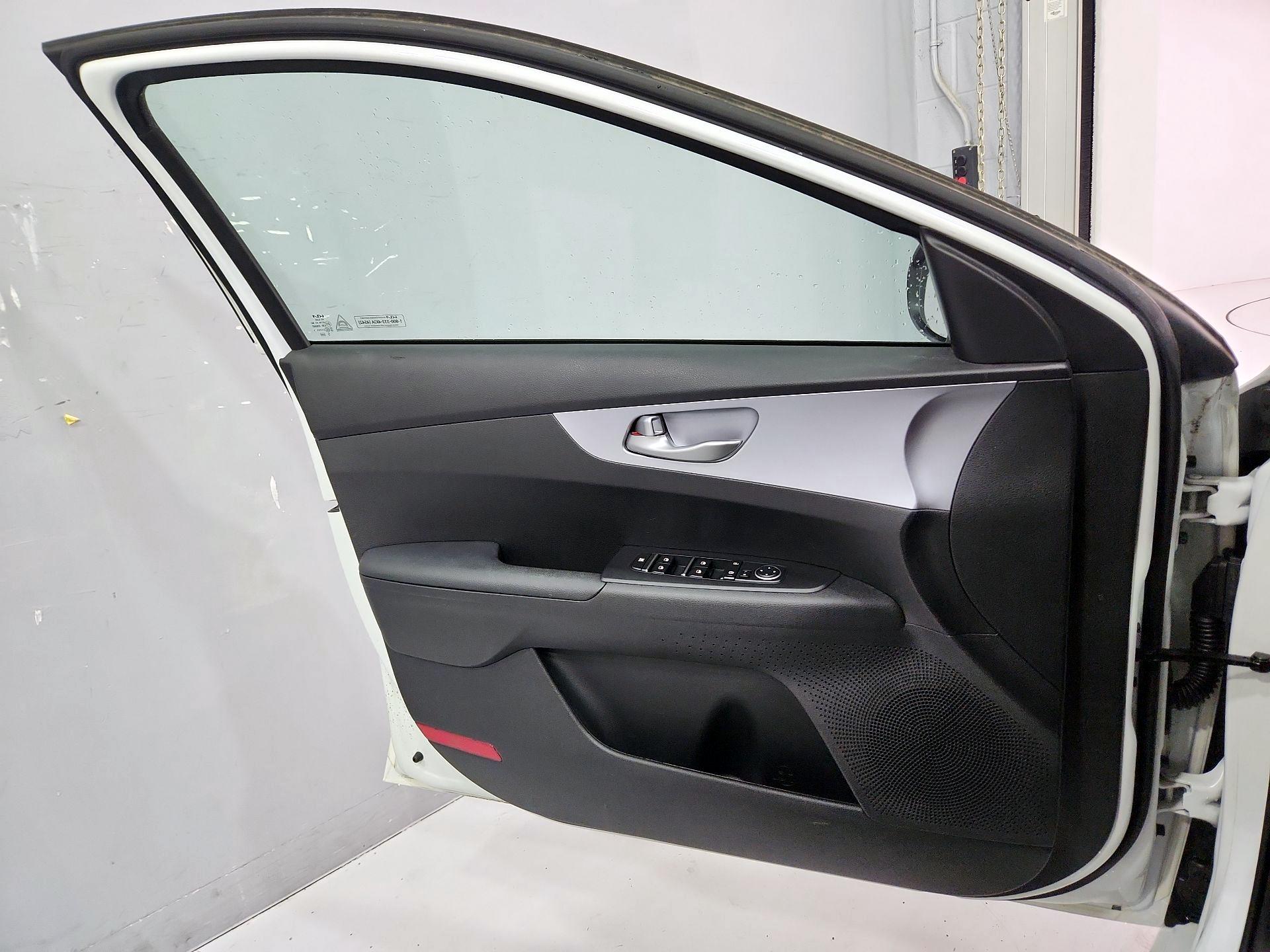 Thumbnail: 2024 Kia Forte - 12