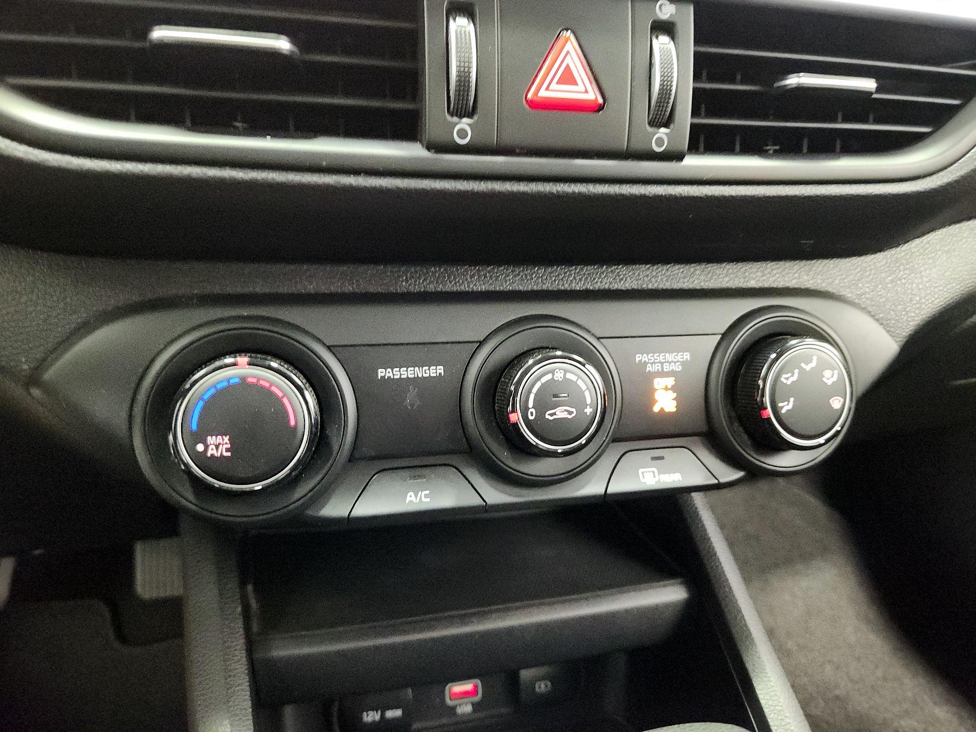 Thumbnail: 2024 Kia Forte - 16