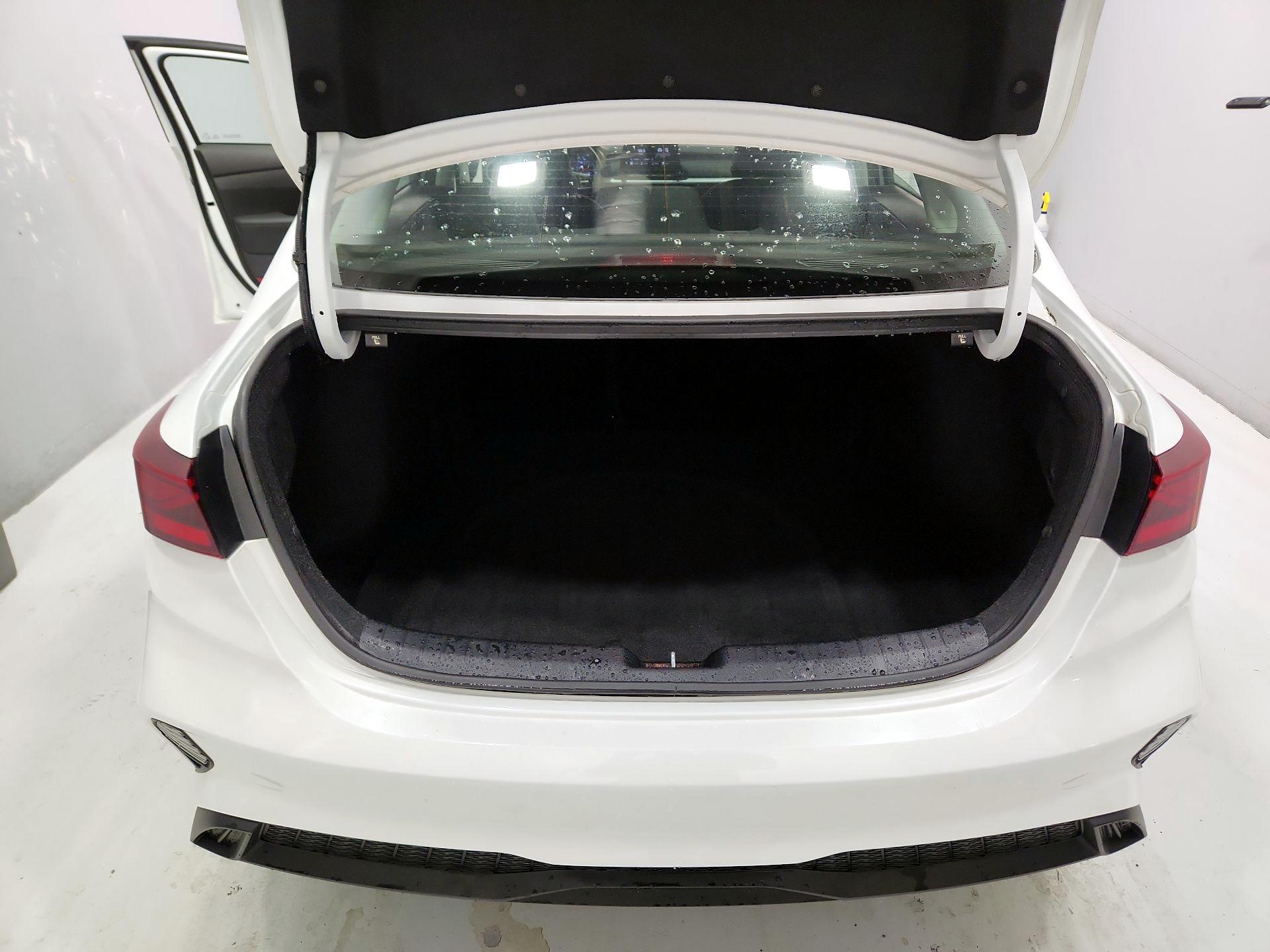 Thumbnail: 2024 Kia Forte - 20