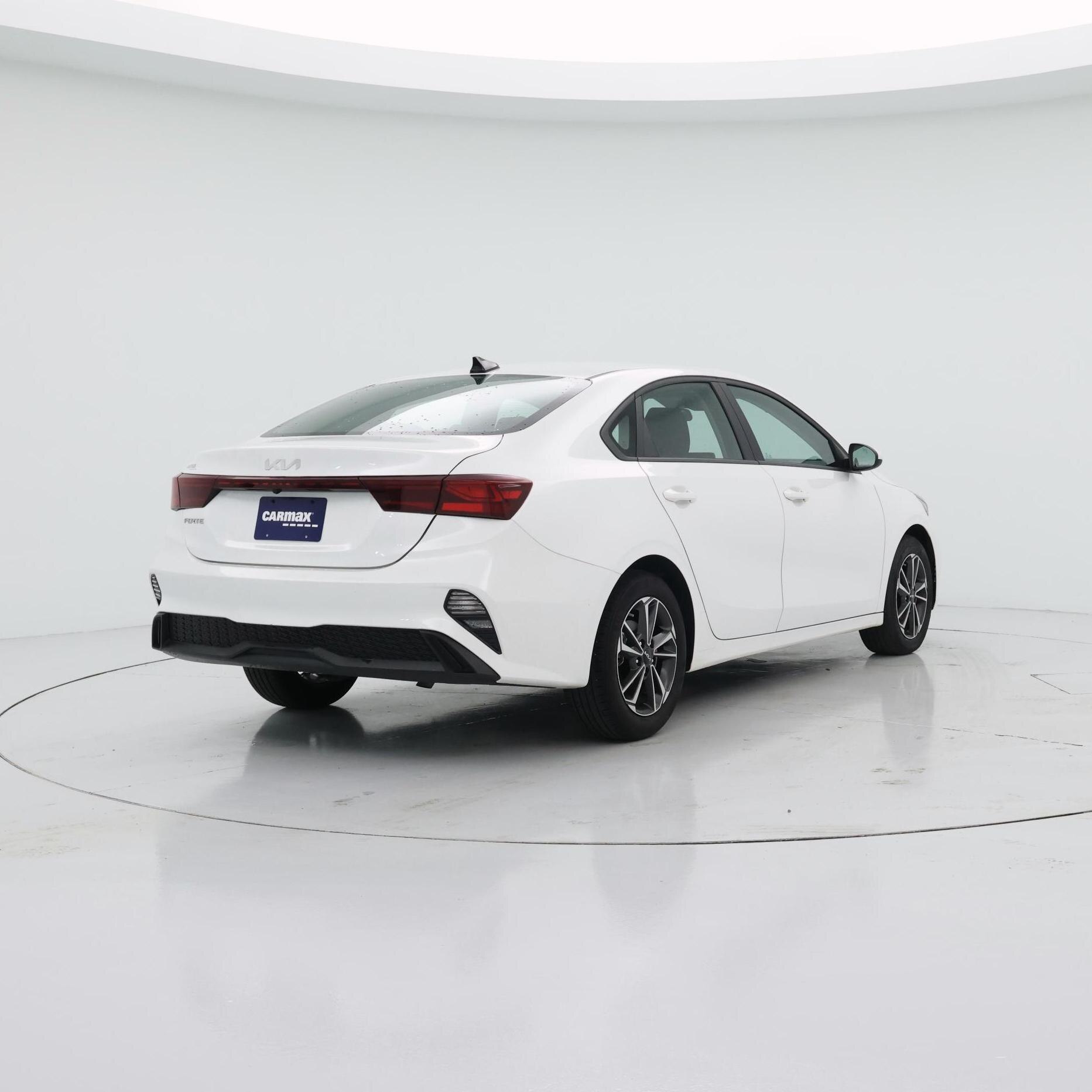 Thumbnail: 2024 Kia Forte - 8