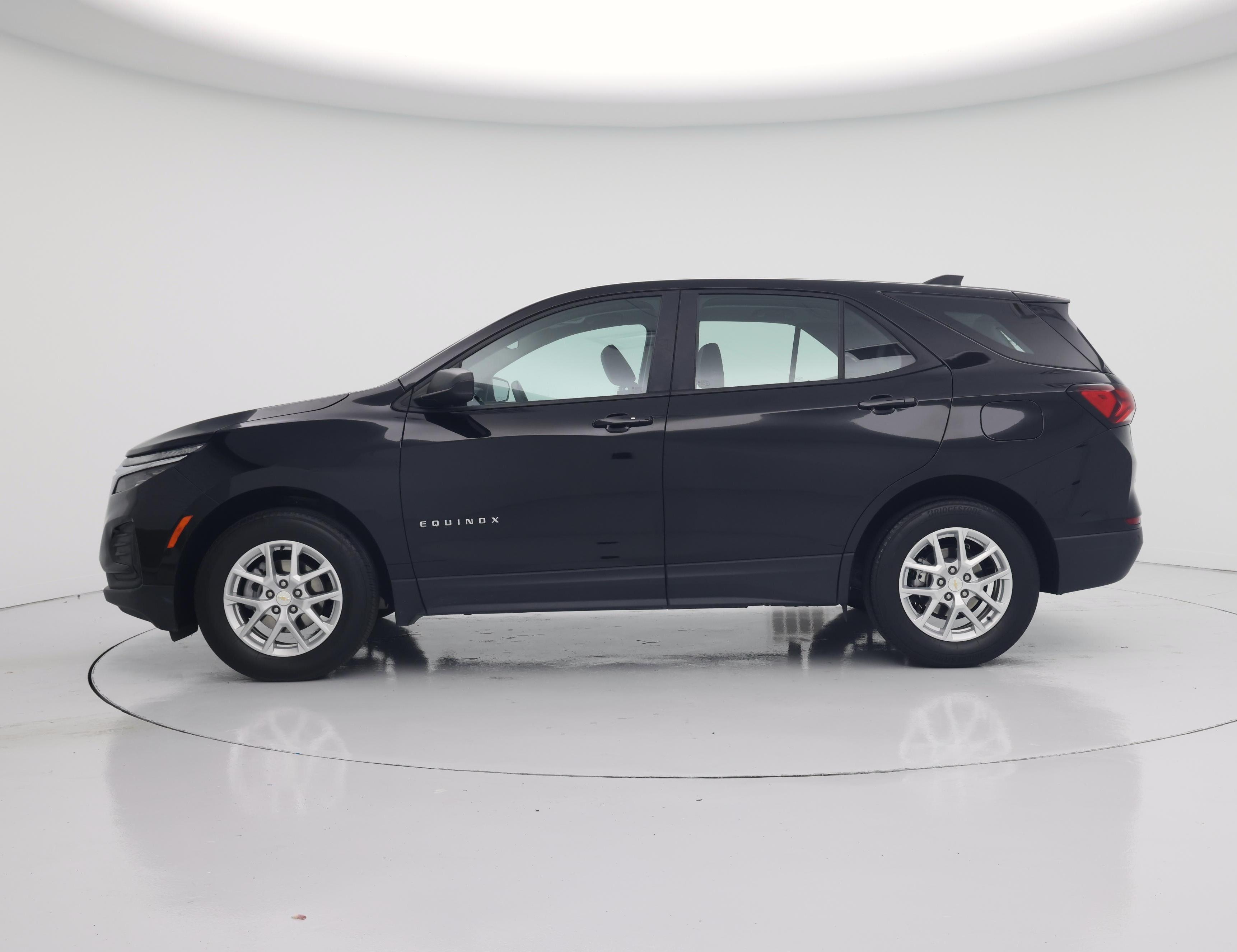 Thumbnail: 2023 Chevrolet Equinox - 3