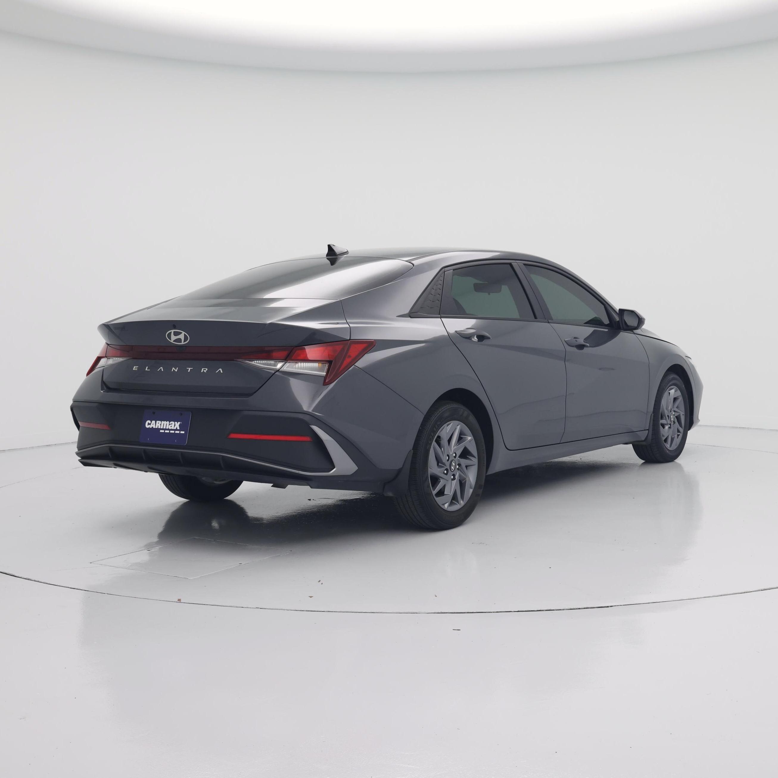 Thumbnail: 2024 Hyundai Elantra - 8