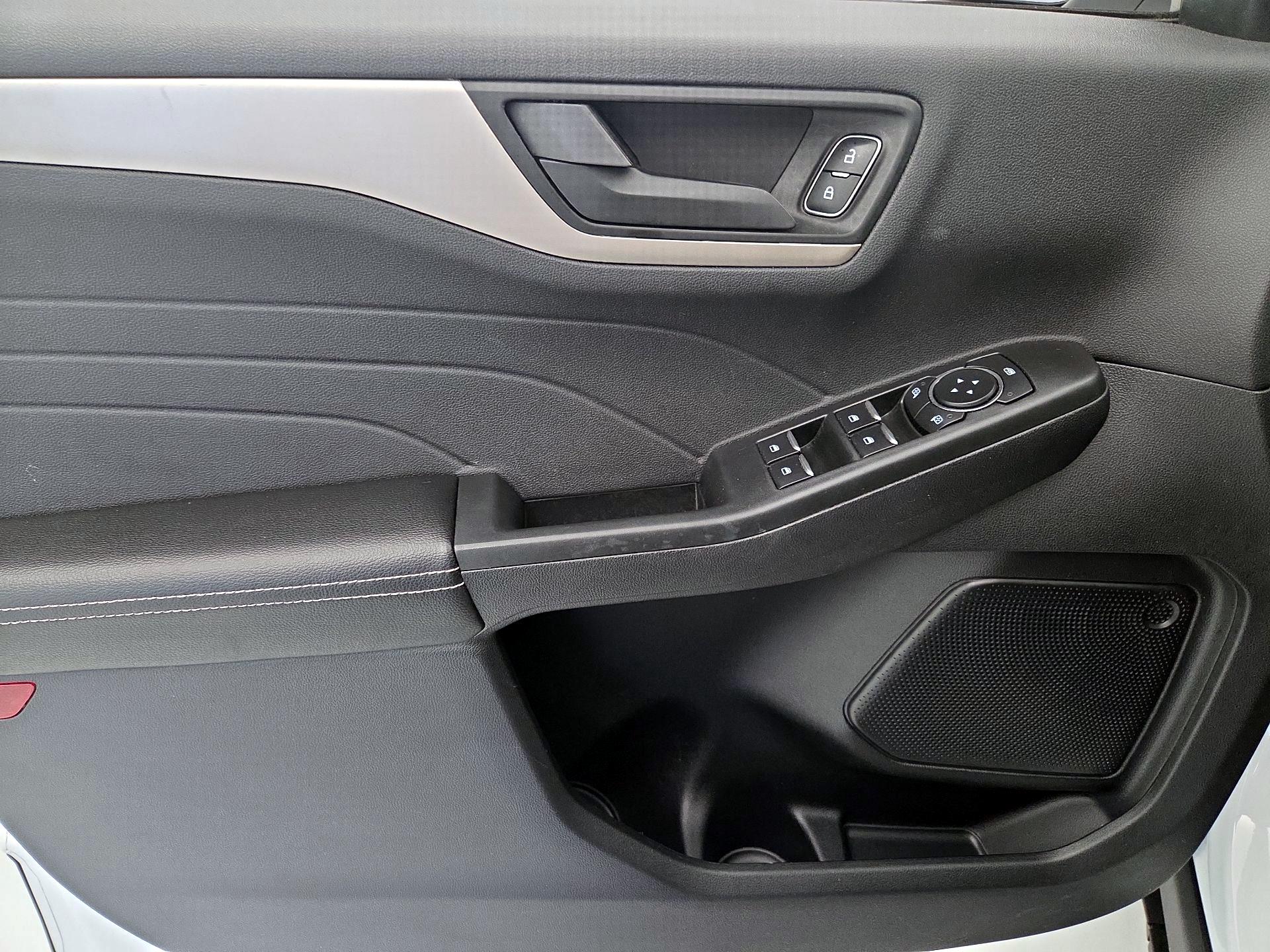 Thumbnail: 2022 Ford Escape - 12