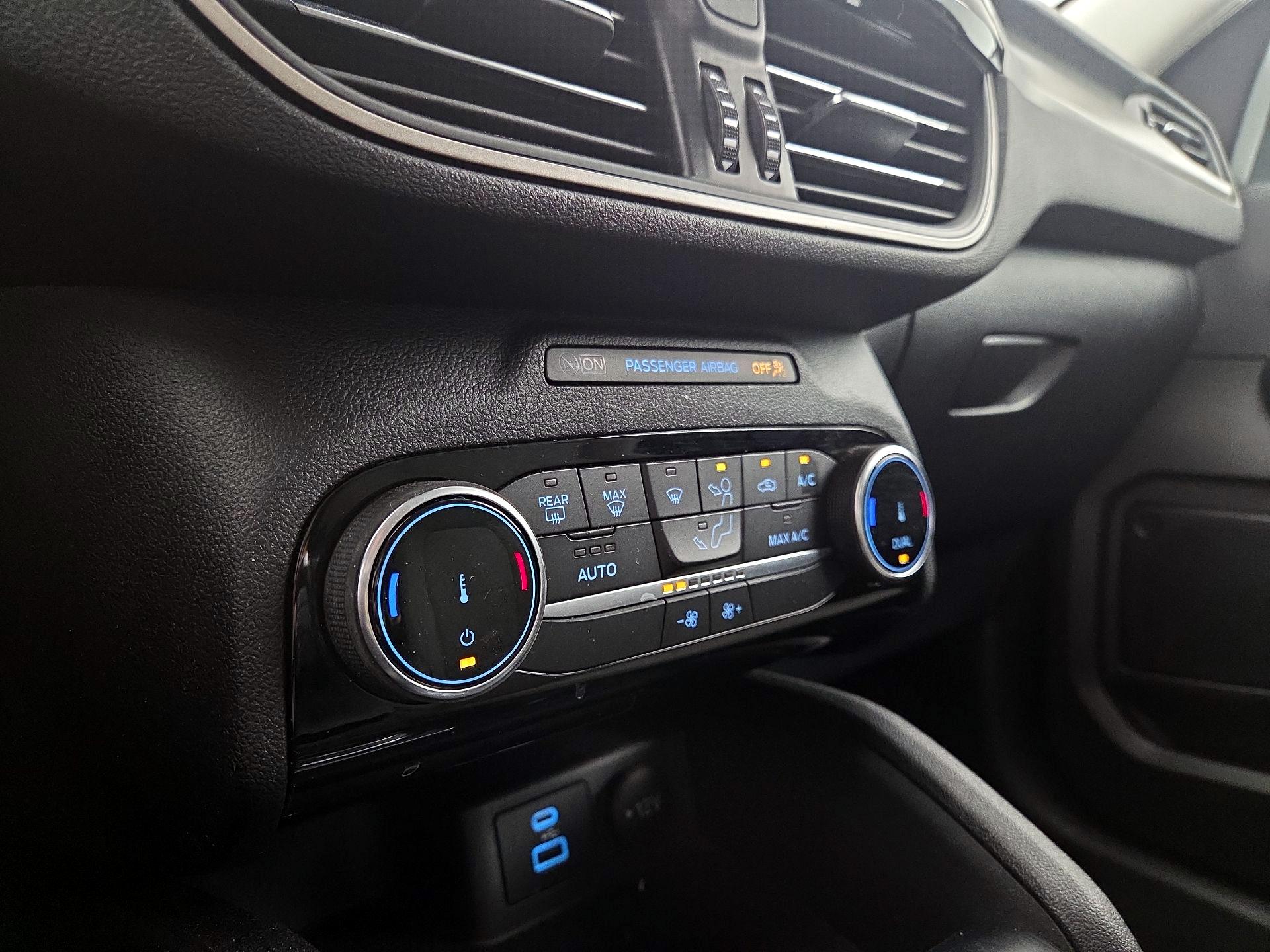 Thumbnail: 2022 Ford Escape - 16