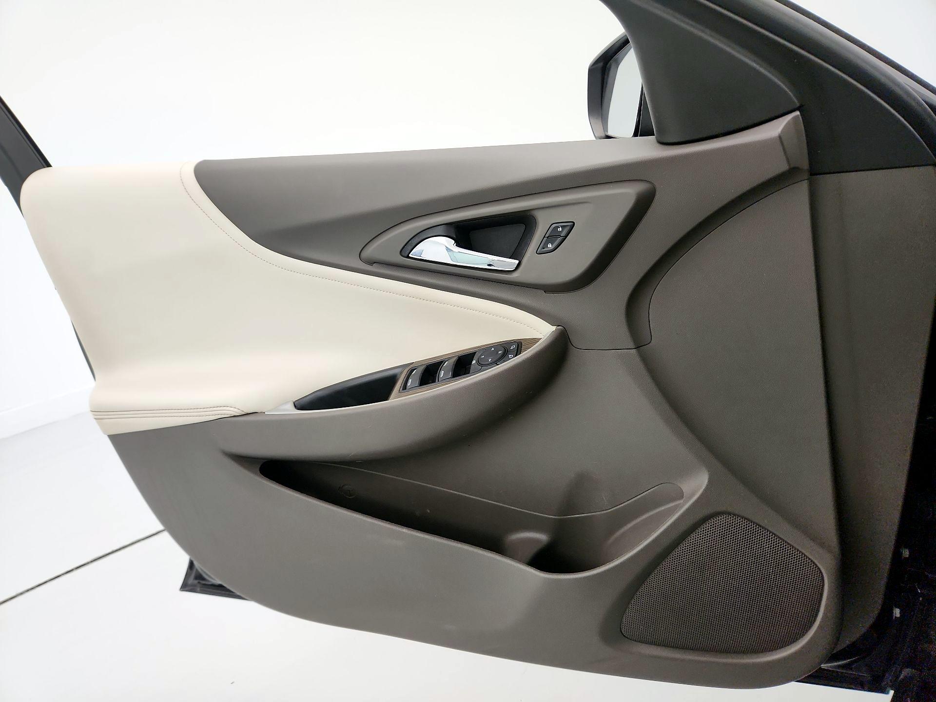 Thumbnail: 2022 Chevrolet Malibu - 12