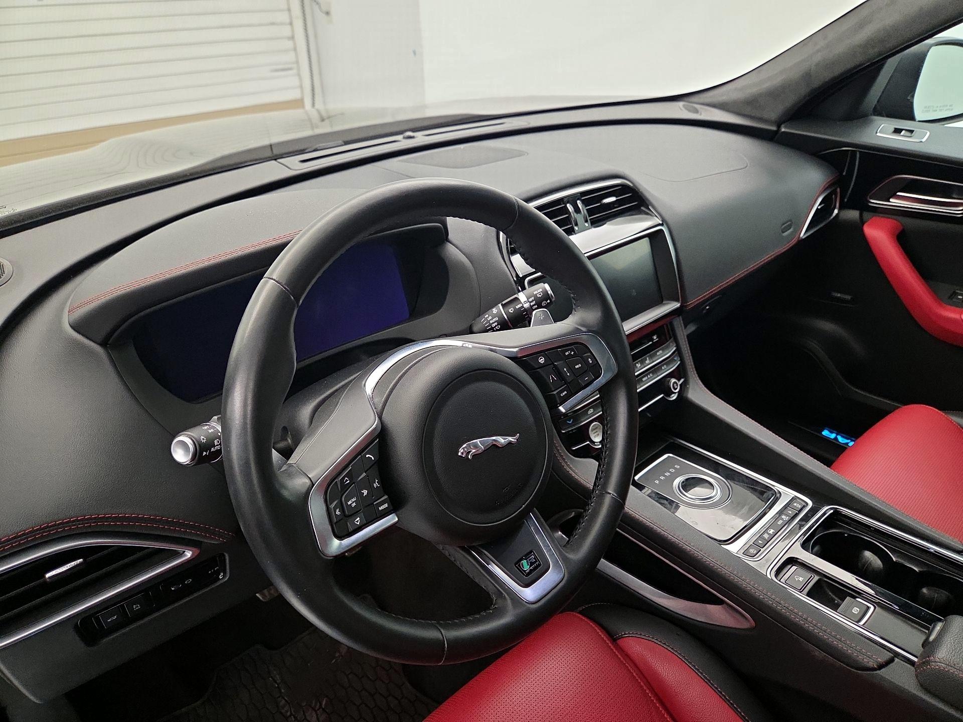 Thumbnail: 2020 Jaguar F-Pace - 9