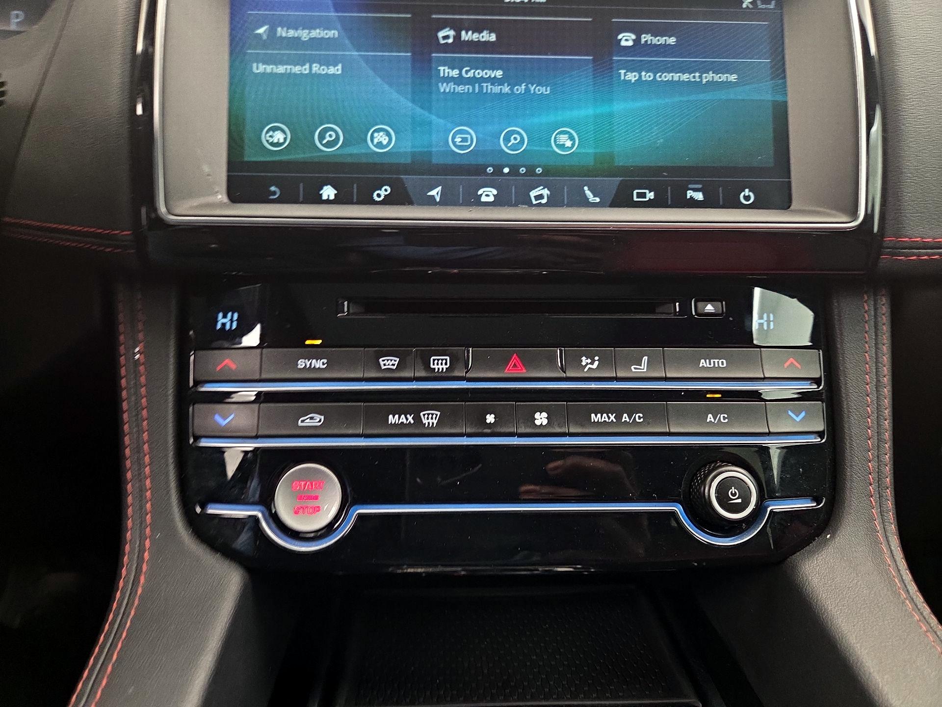 Thumbnail: 2020 Jaguar F-Pace - 17