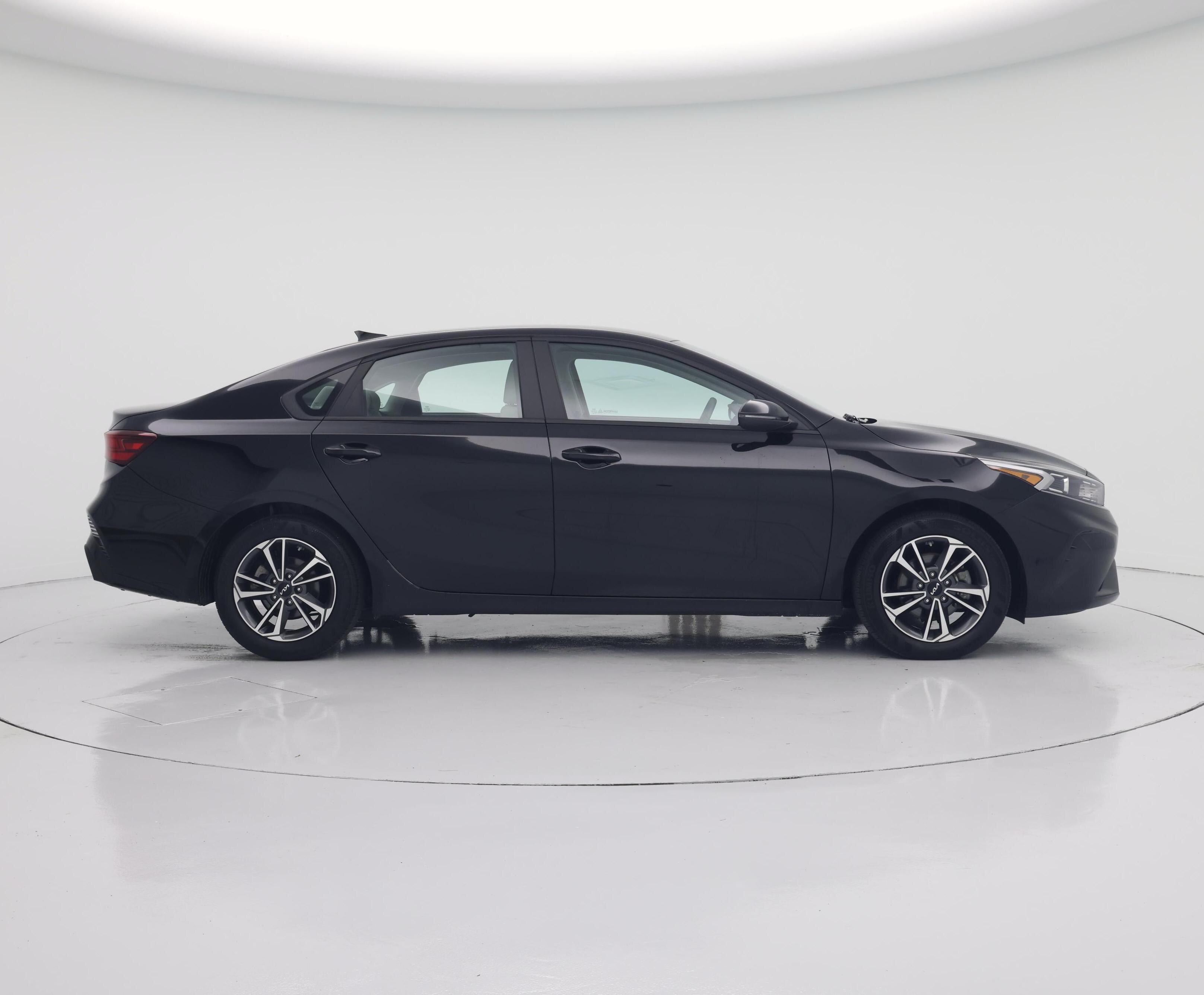 Thumbnail: 2023 Kia Forte - 7