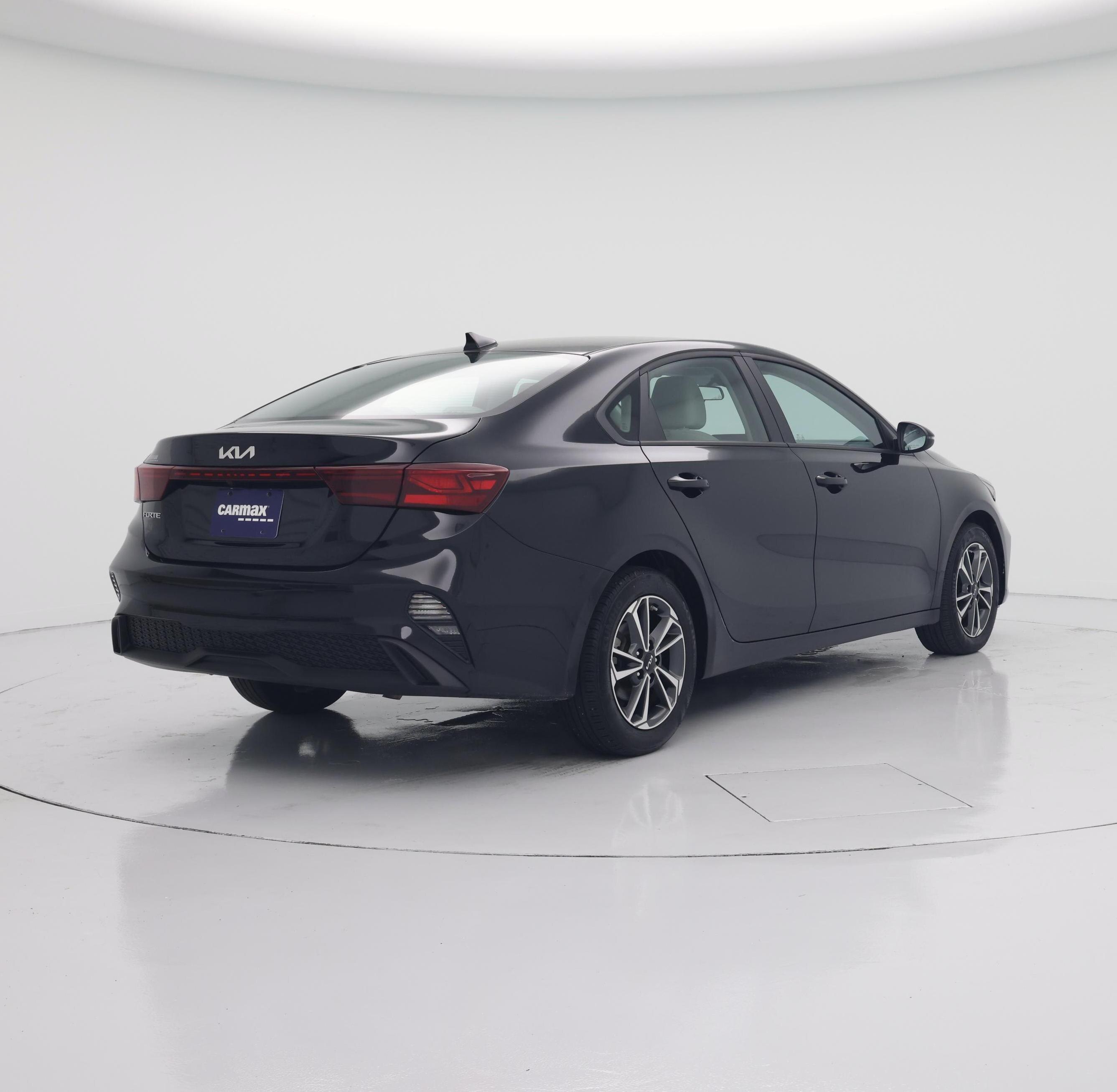 Thumbnail: 2023 Kia Forte - 8