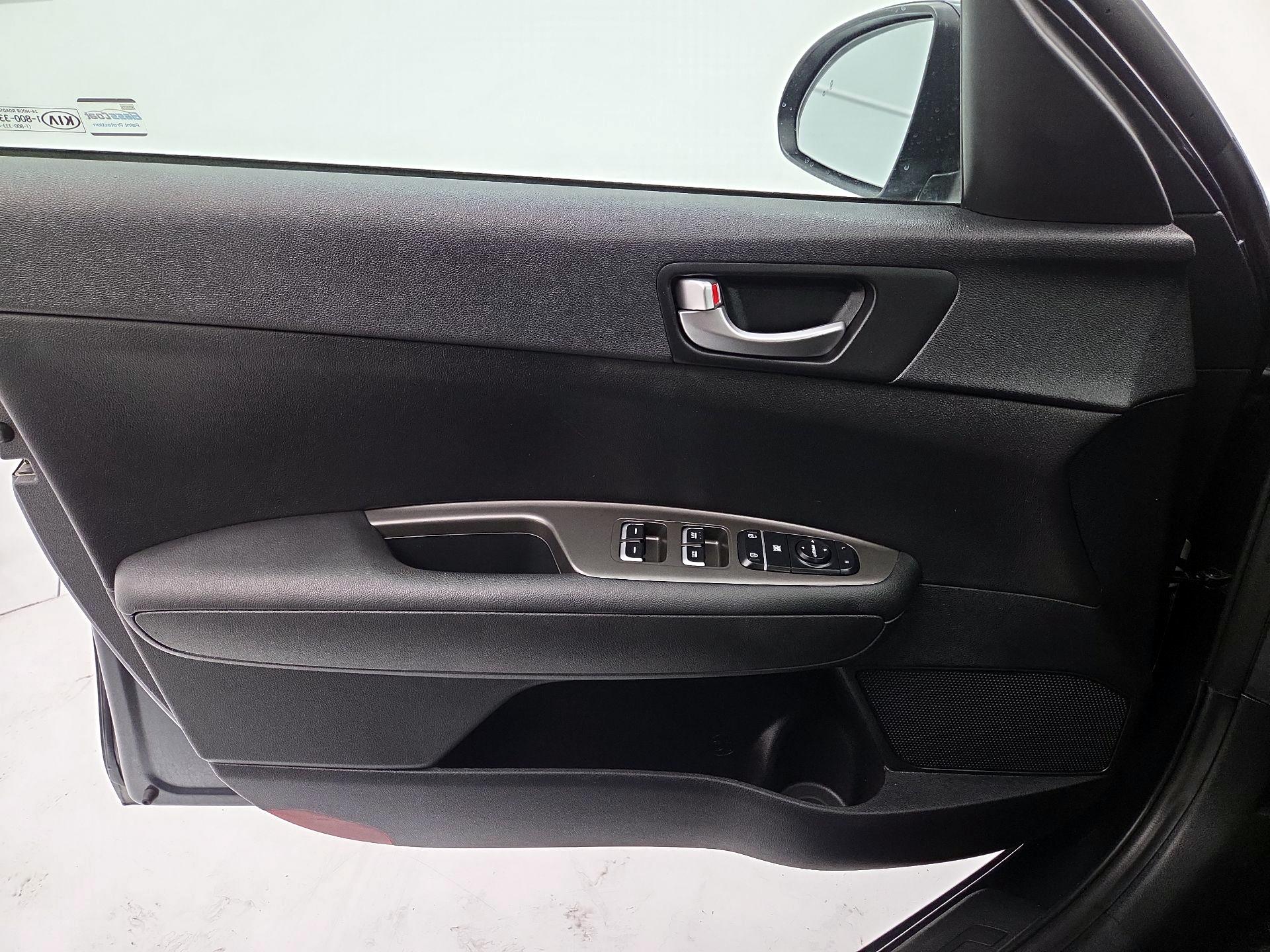 Thumbnail: 2020 Kia Optima - 12