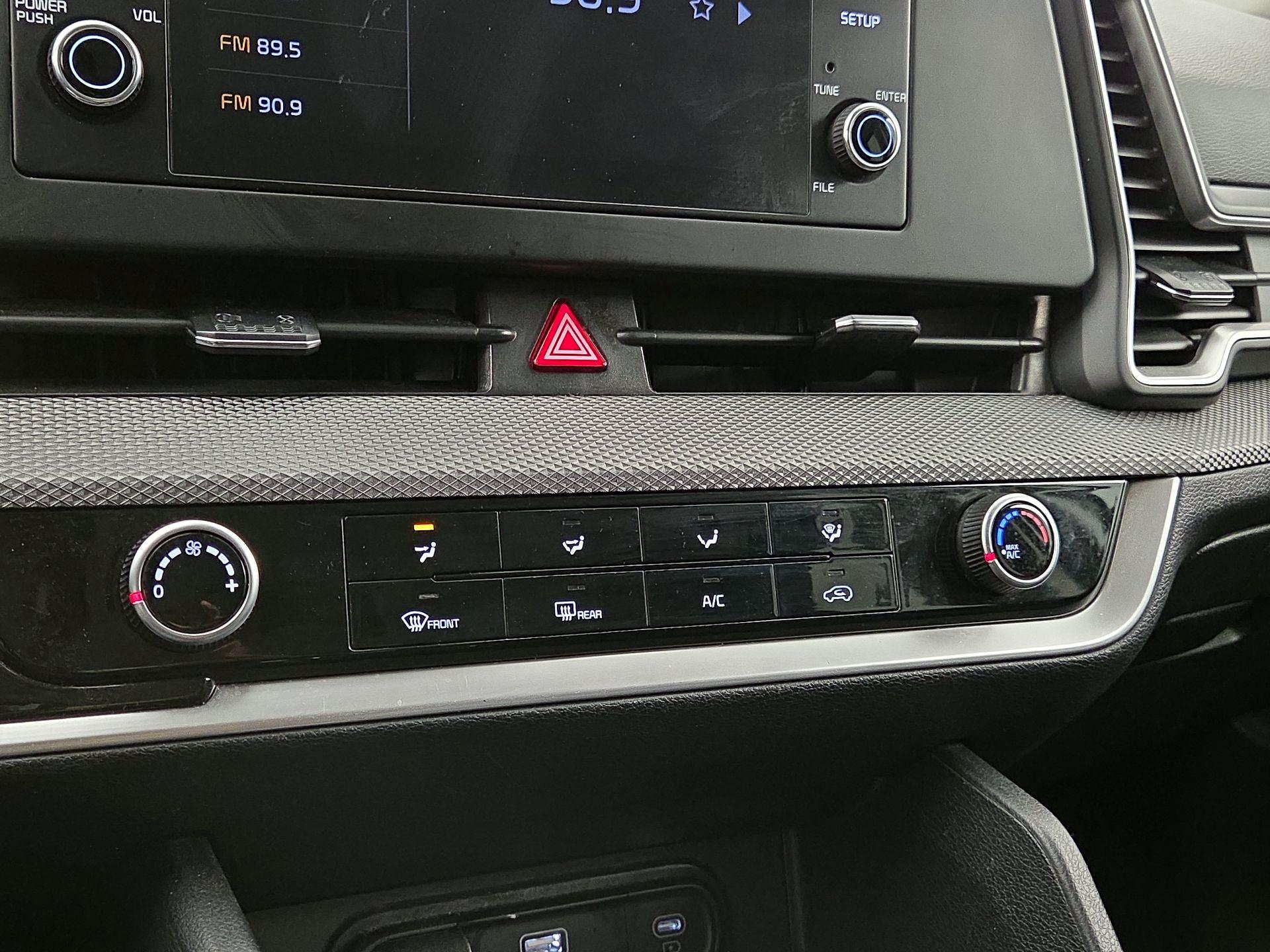 Thumbnail: 2023 Kia Sportage - 16