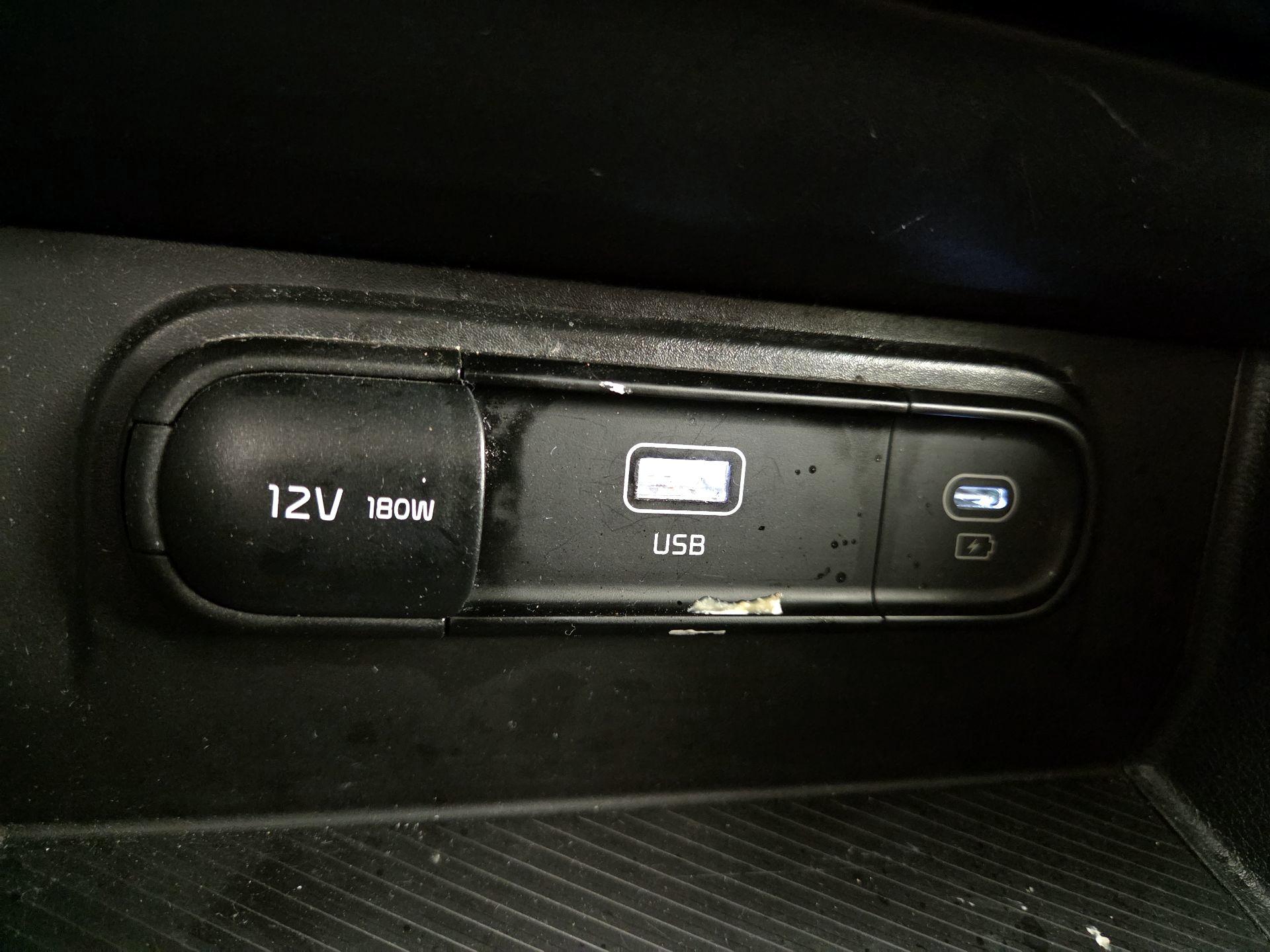 Thumbnail: 2023 Kia Sportage - 18