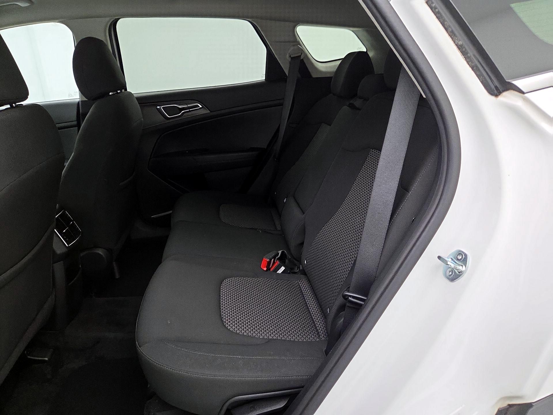 Thumbnail: 2023 Kia Sportage - 19