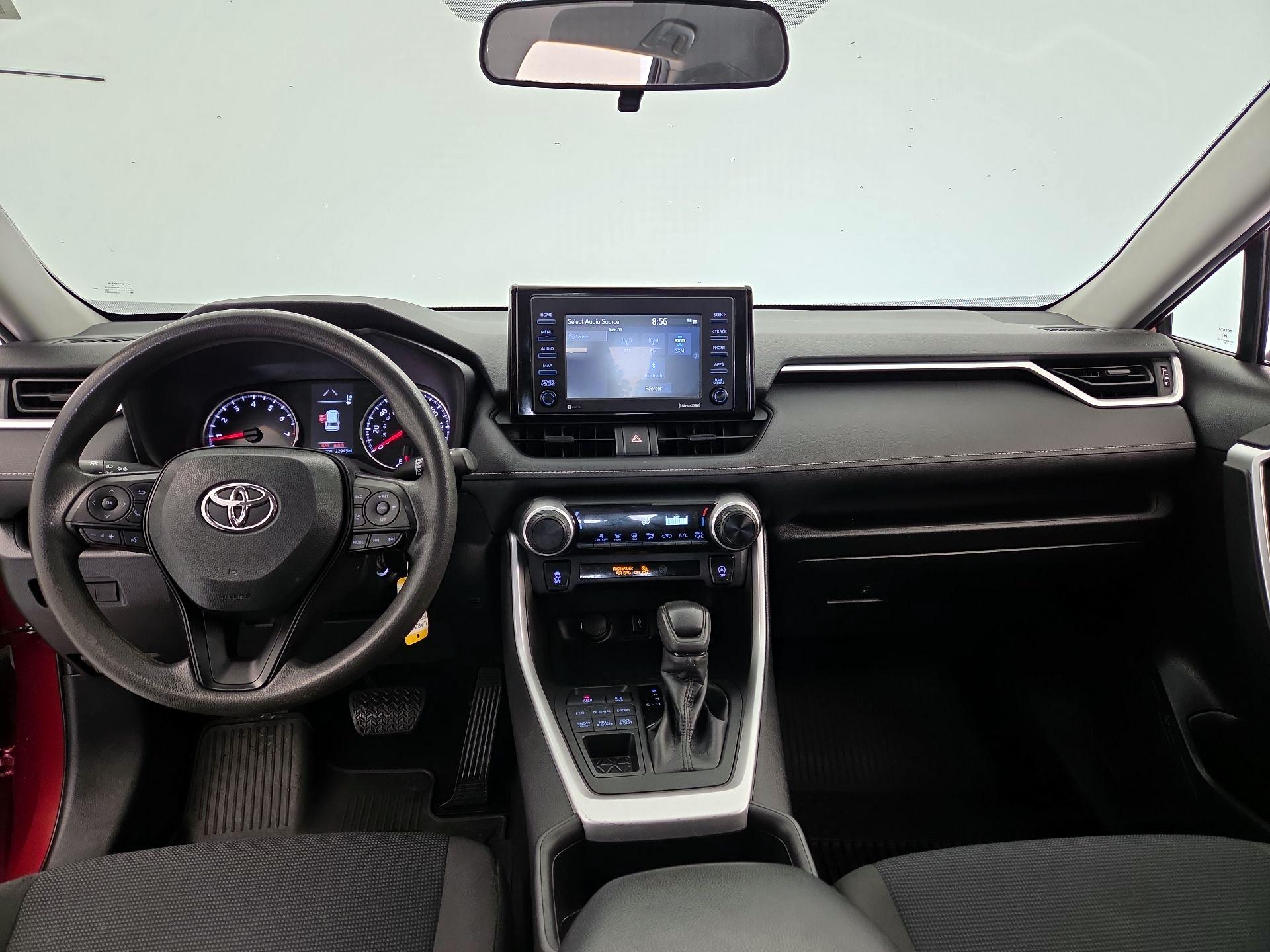 Thumbnail: 2022 Toyota RAV4 - 9