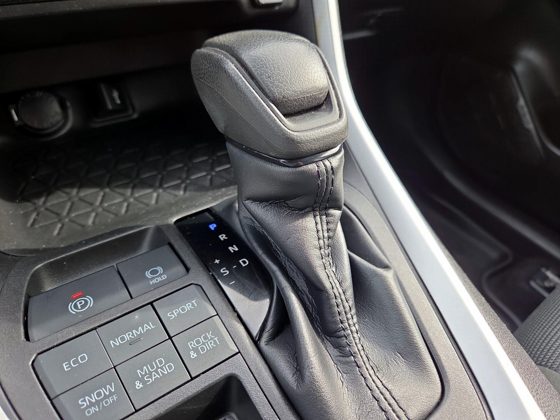 Thumbnail: 2022 Toyota RAV4 - 17