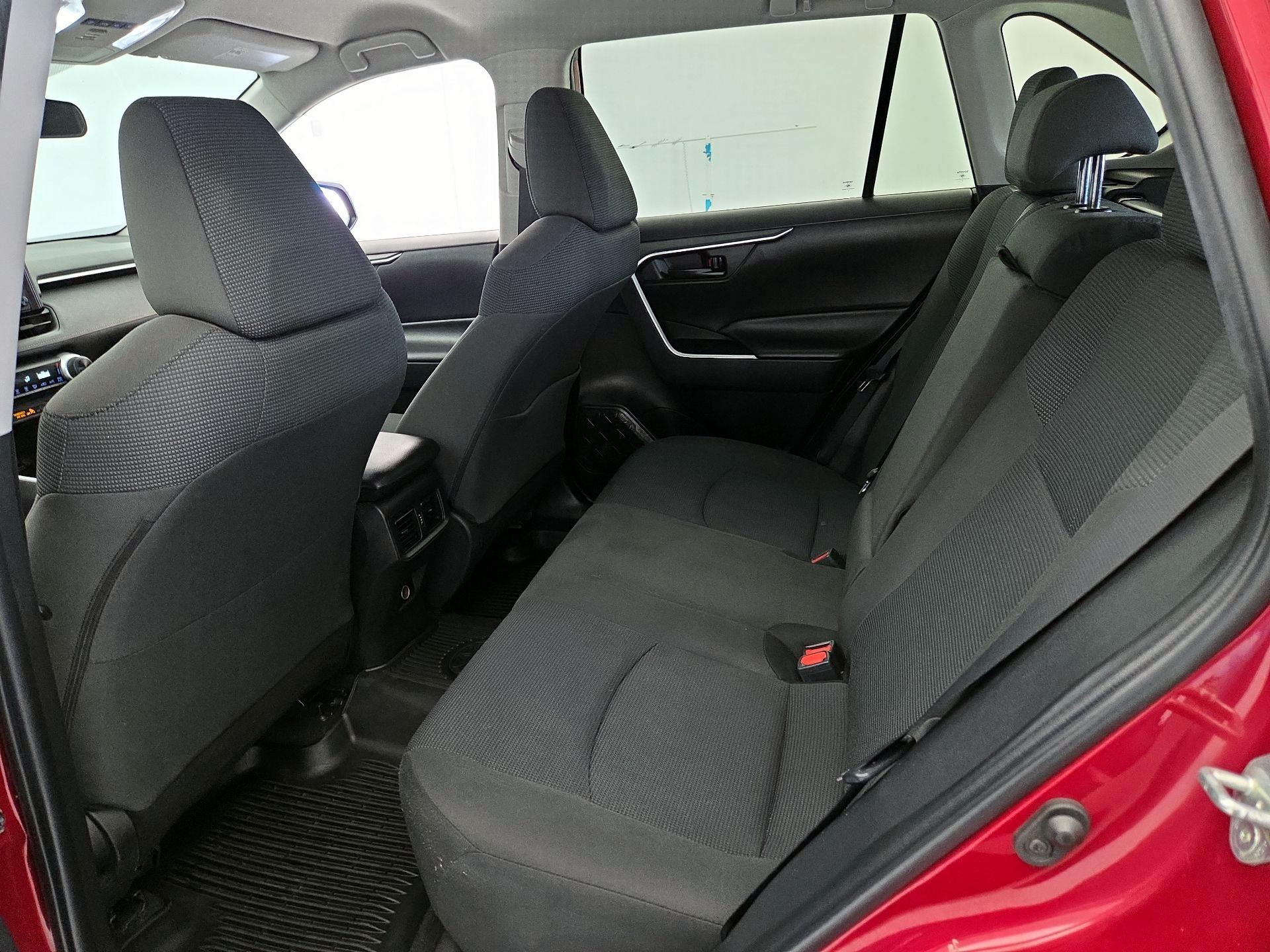 Thumbnail: 2022 Toyota RAV4 - 19