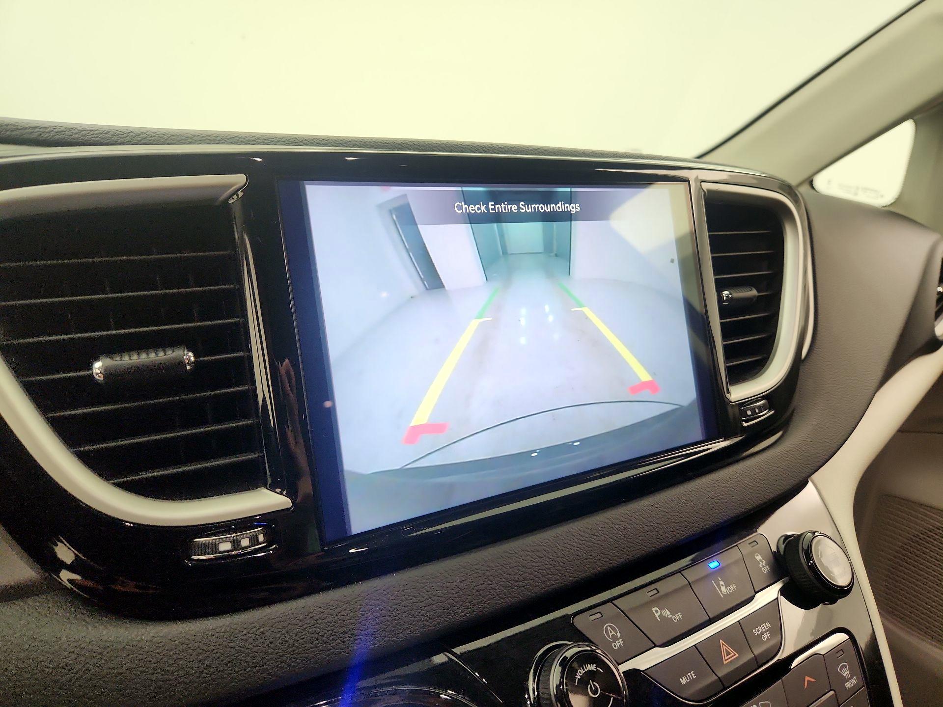 Thumbnail: 2023 Chrysler Pacifica - 14