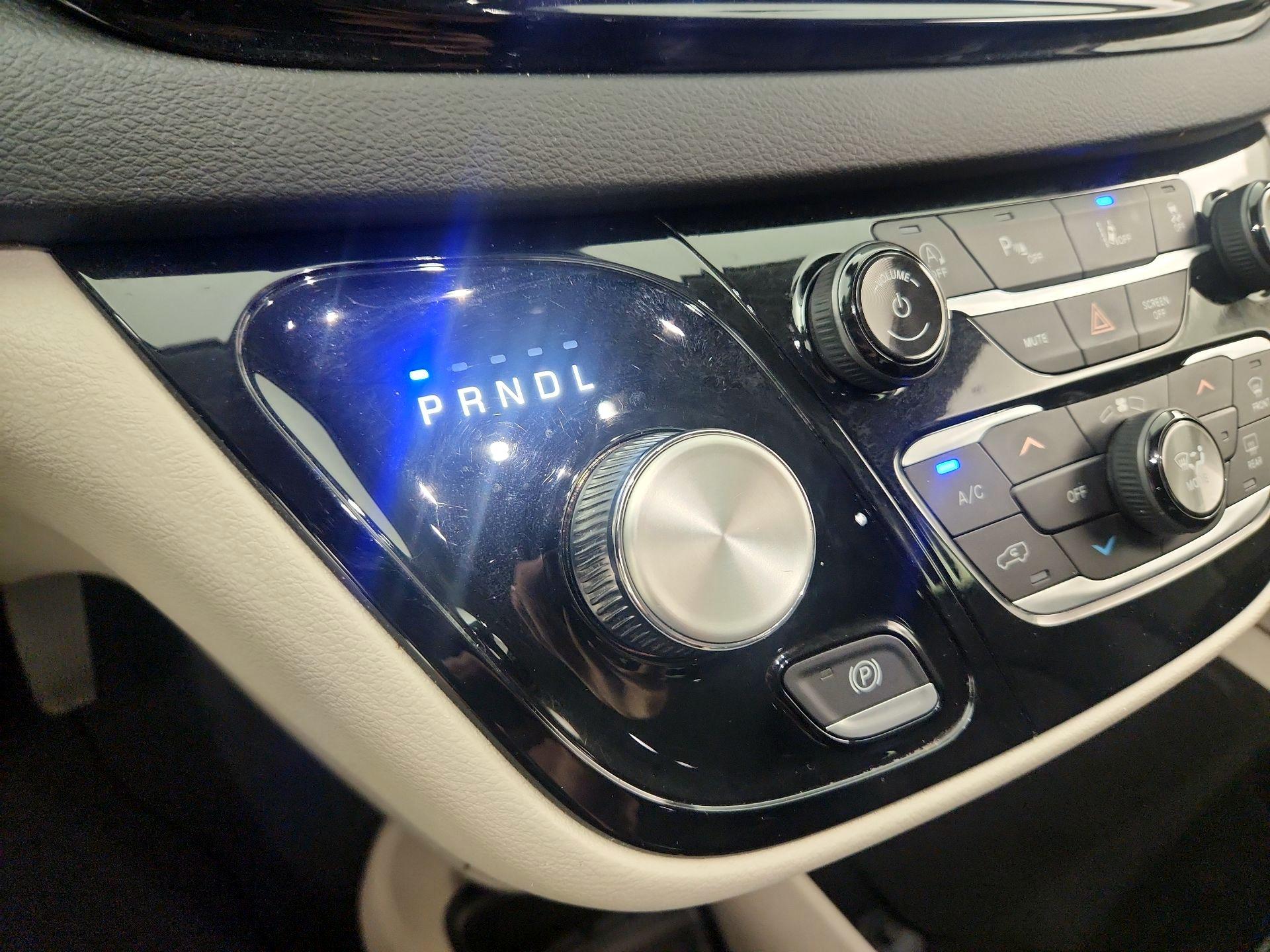 Thumbnail: 2023 Chrysler Pacifica - 17