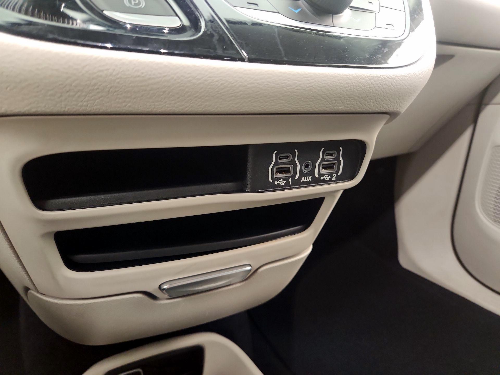 Thumbnail: 2023 Chrysler Pacifica - 18