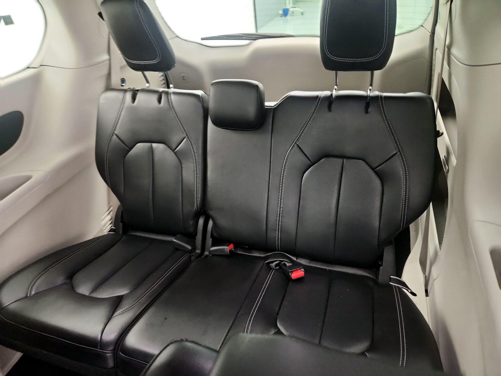 Thumbnail: 2023 Chrysler Pacifica - 20