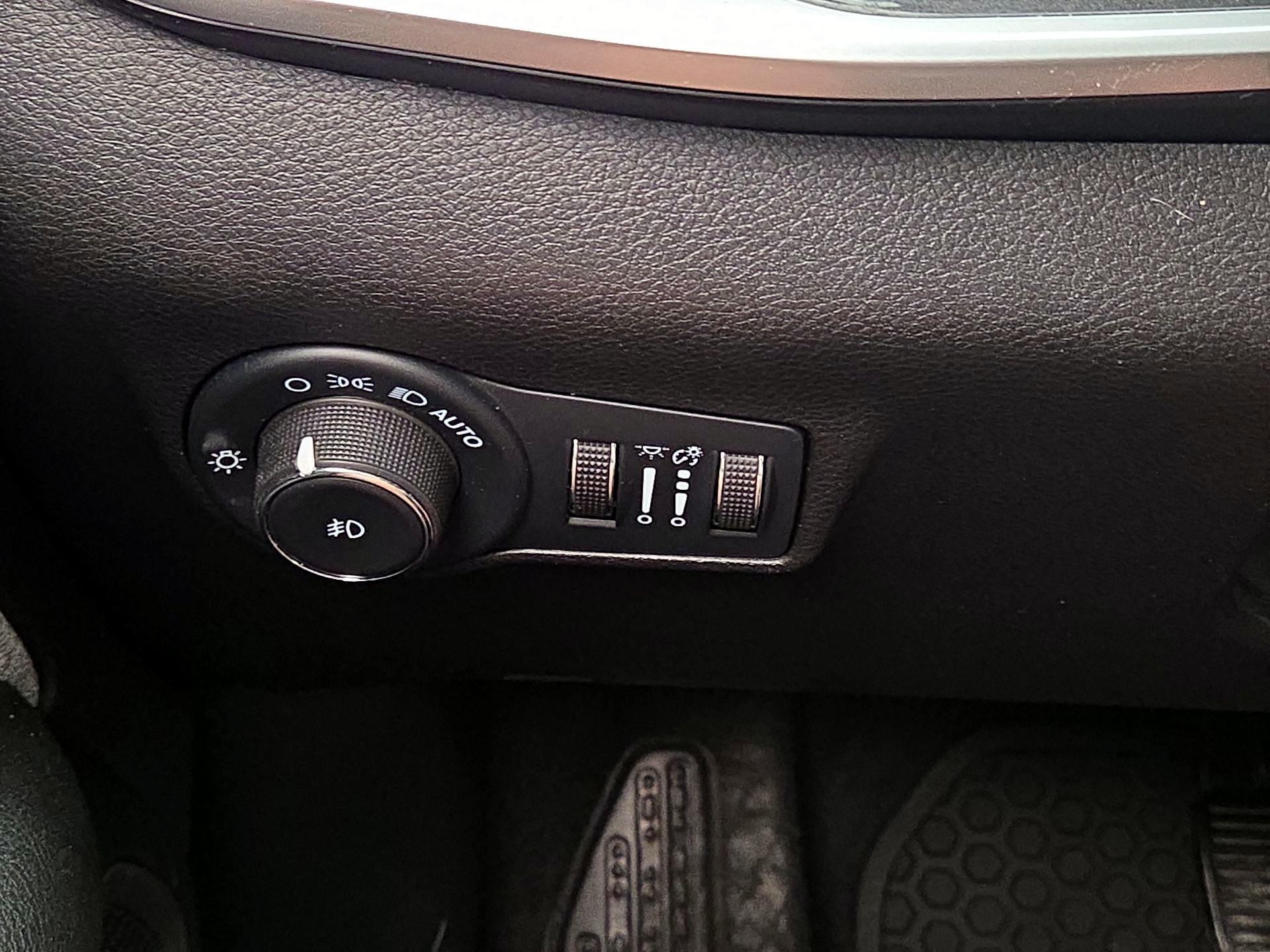 Thumbnail: 2022 Jeep Compass - 13