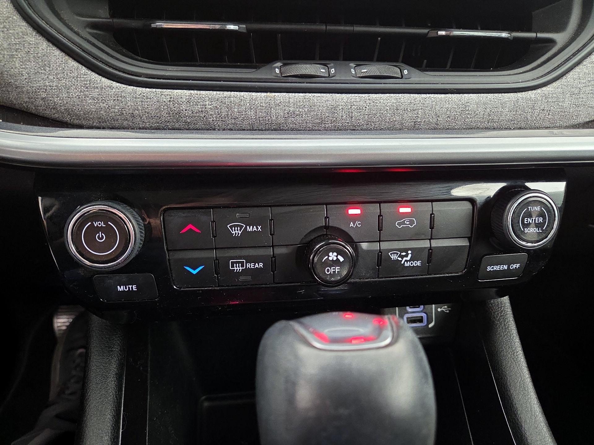 Thumbnail: 2022 Jeep Compass - 16