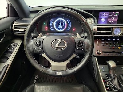 Steering Wheel & Instrument Cluster (On)
