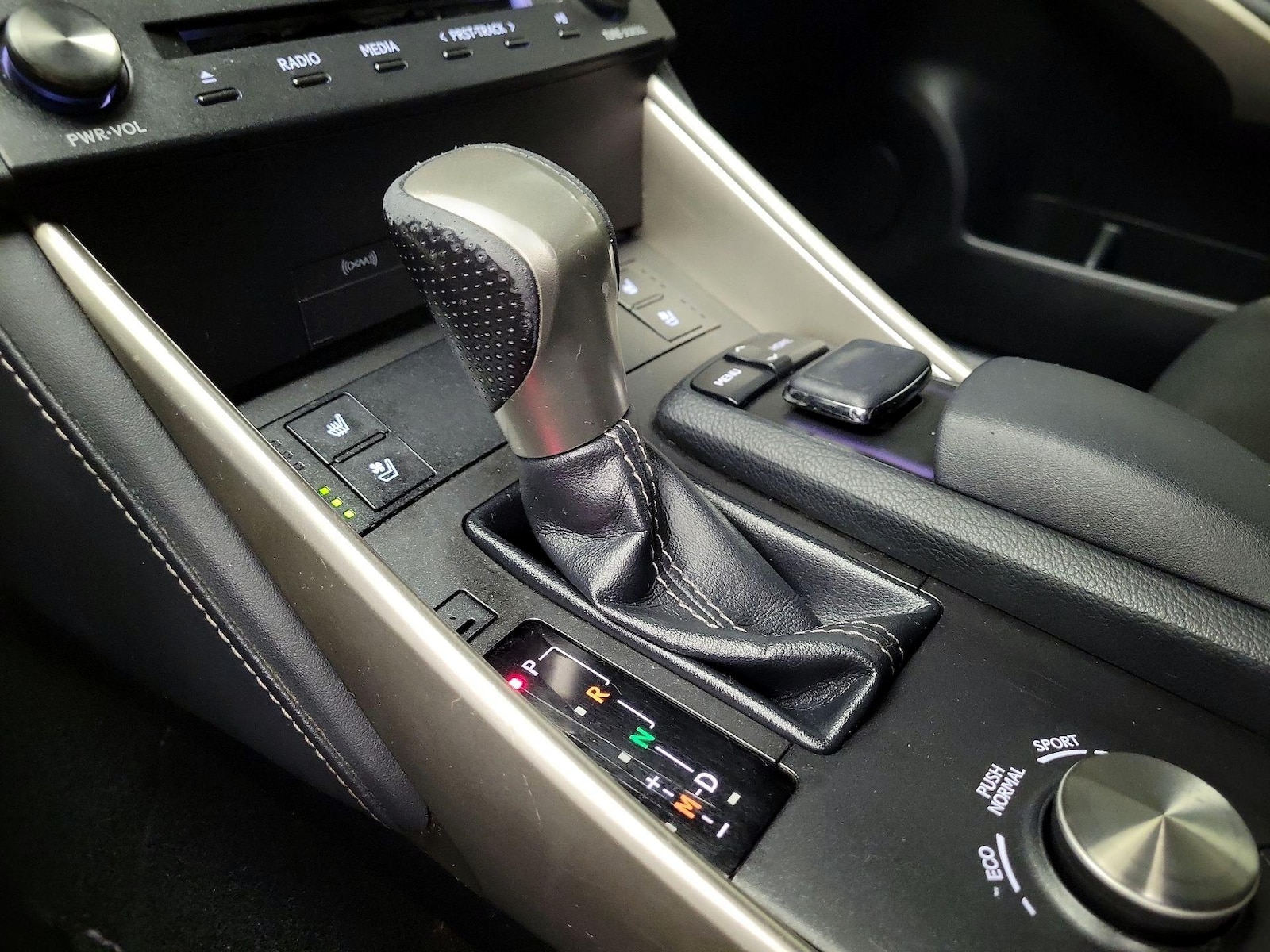 2015 Lexus IS 250 - Photo 18