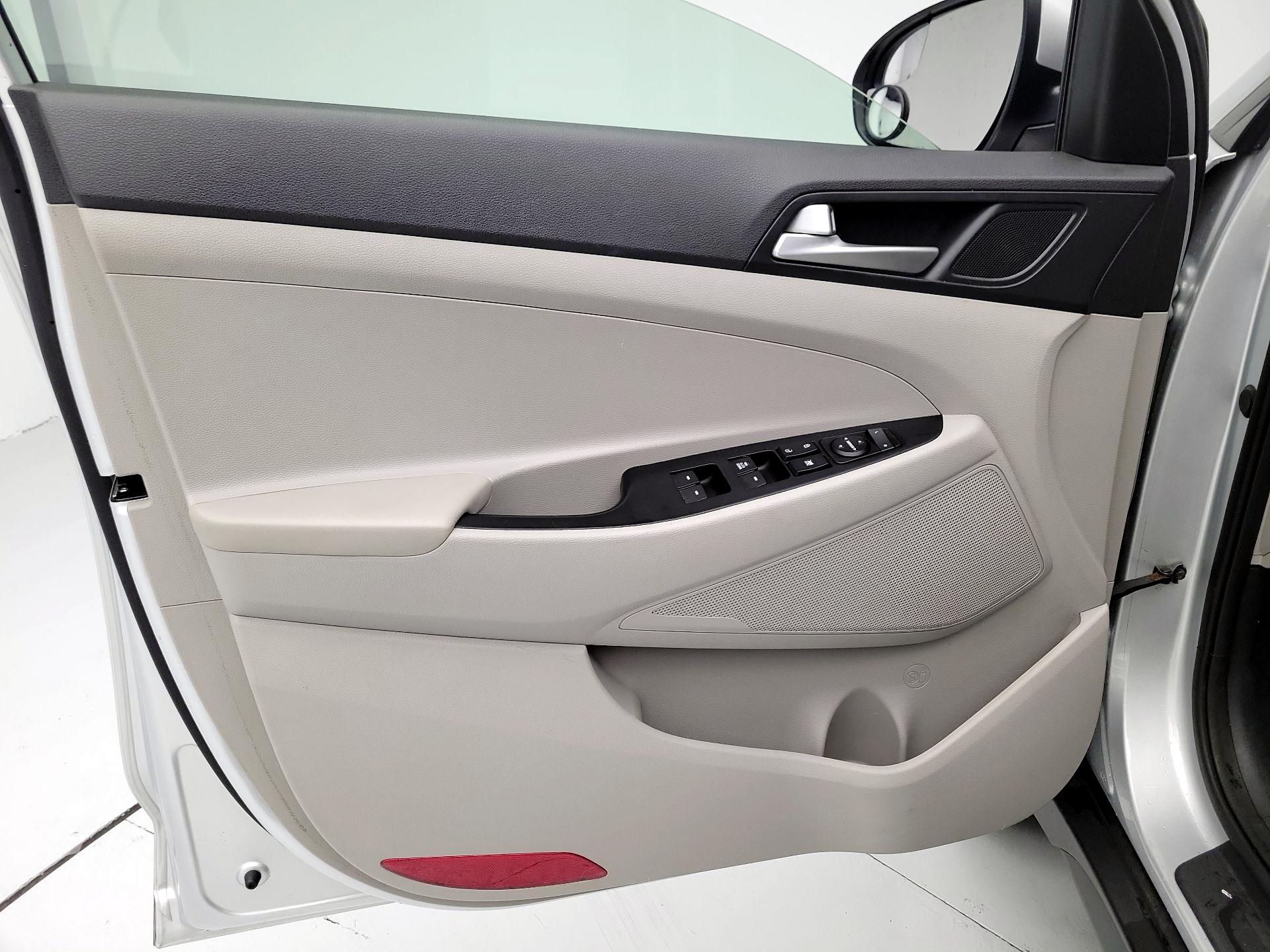 Thumbnail: 2019 Hyundai Tucson - 12