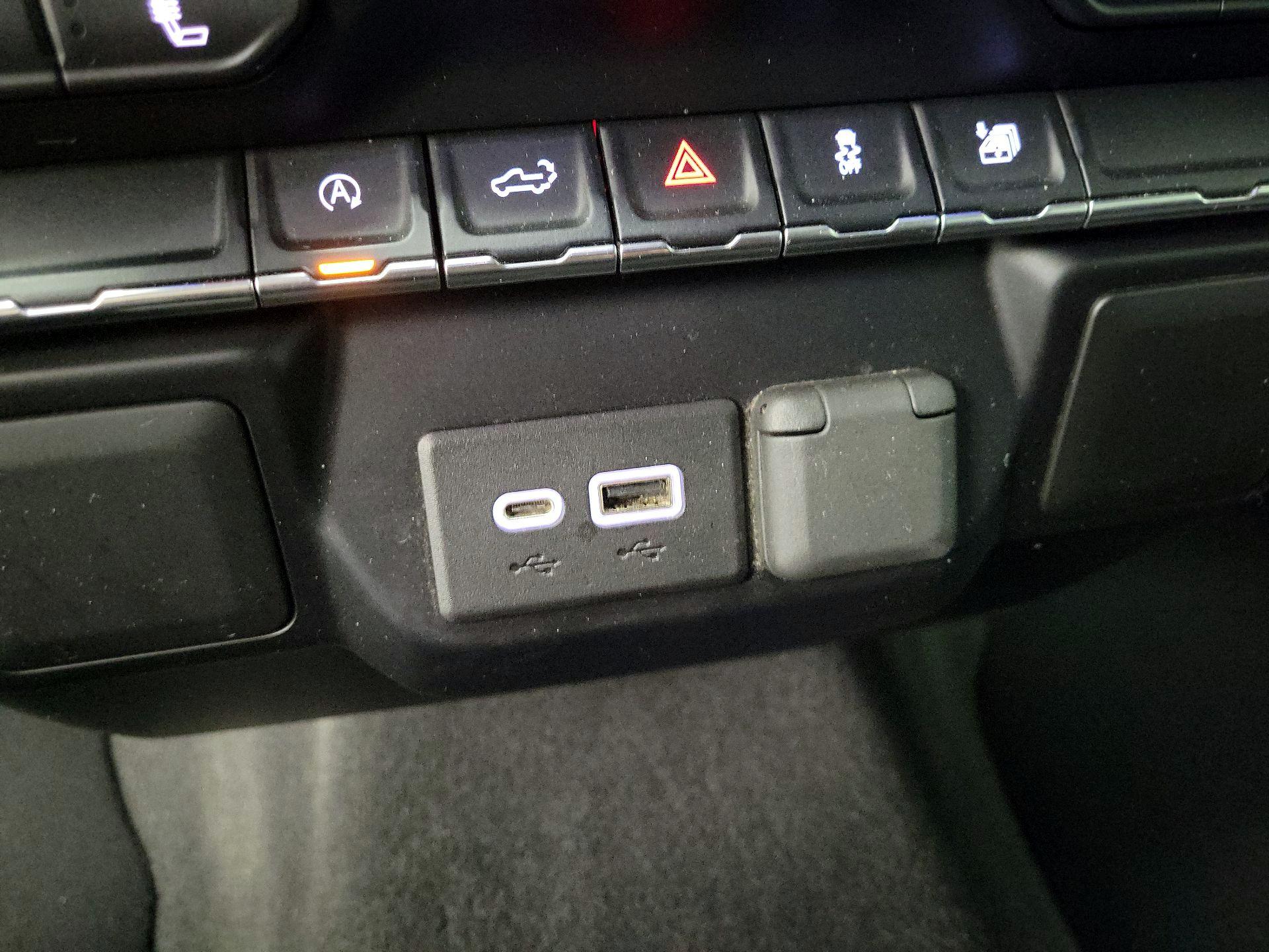 Thumbnail: 2020 Chevrolet Silverado 1500 - 18