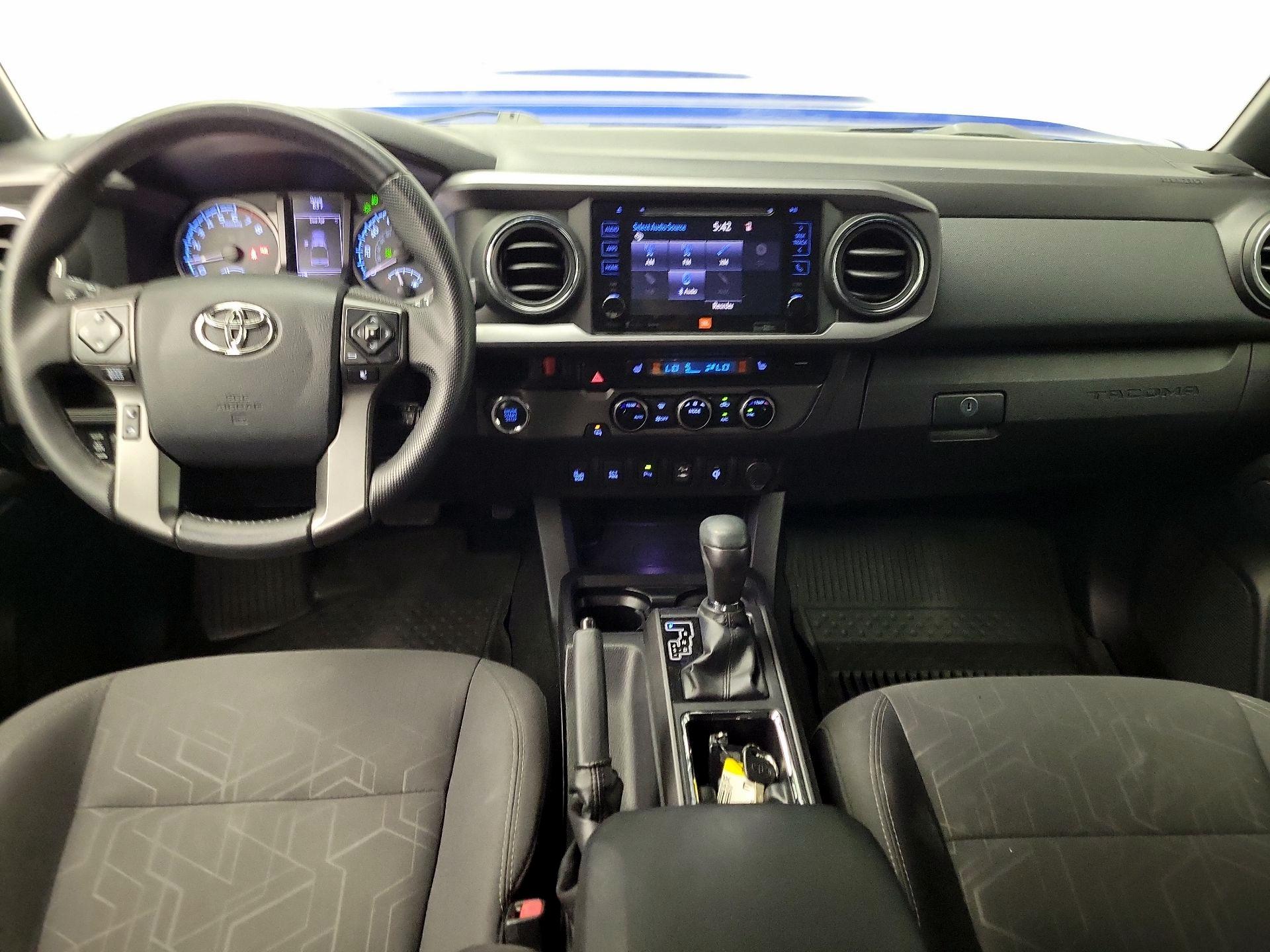 Thumbnail: 2017 Toyota Tacoma - 9