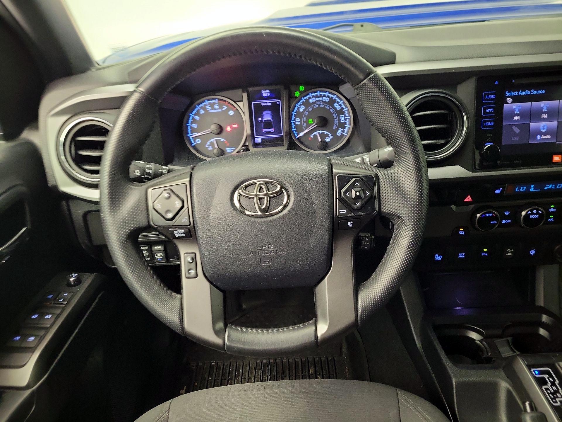 Thumbnail: 2017 Toyota Tacoma - 10