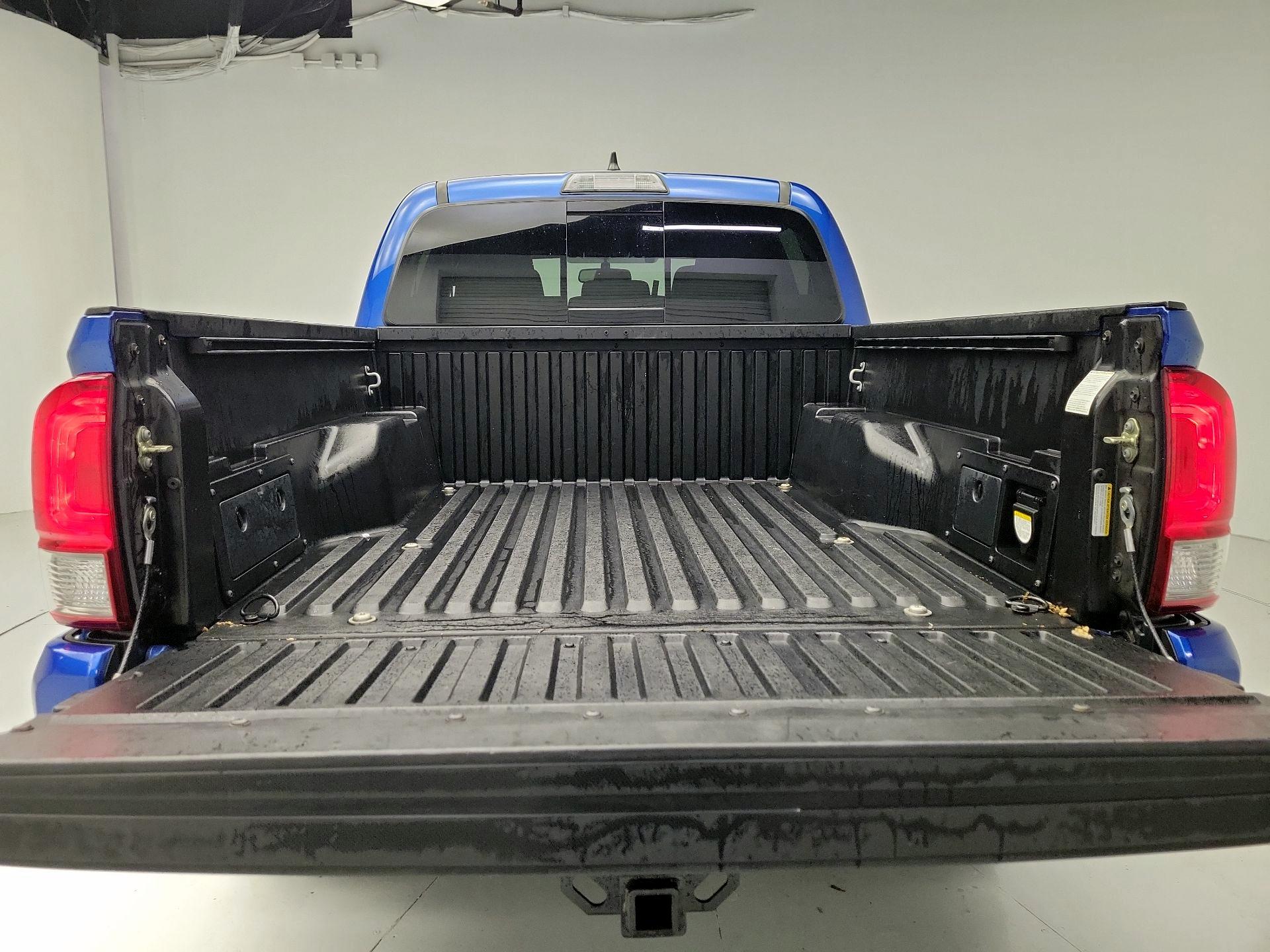 Thumbnail: 2017 Toyota Tacoma - 20