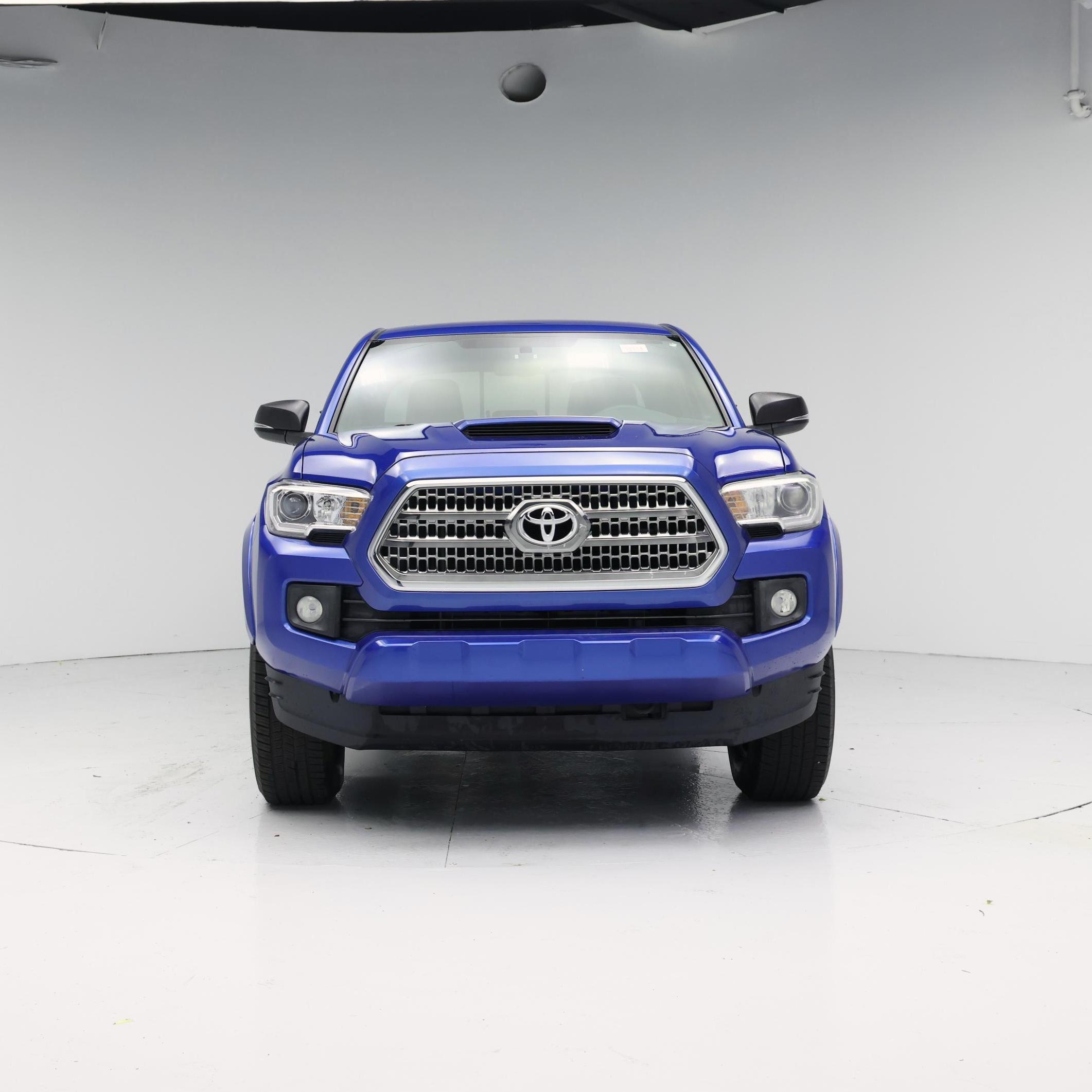 Thumbnail: 2017 Toyota Tacoma - 5