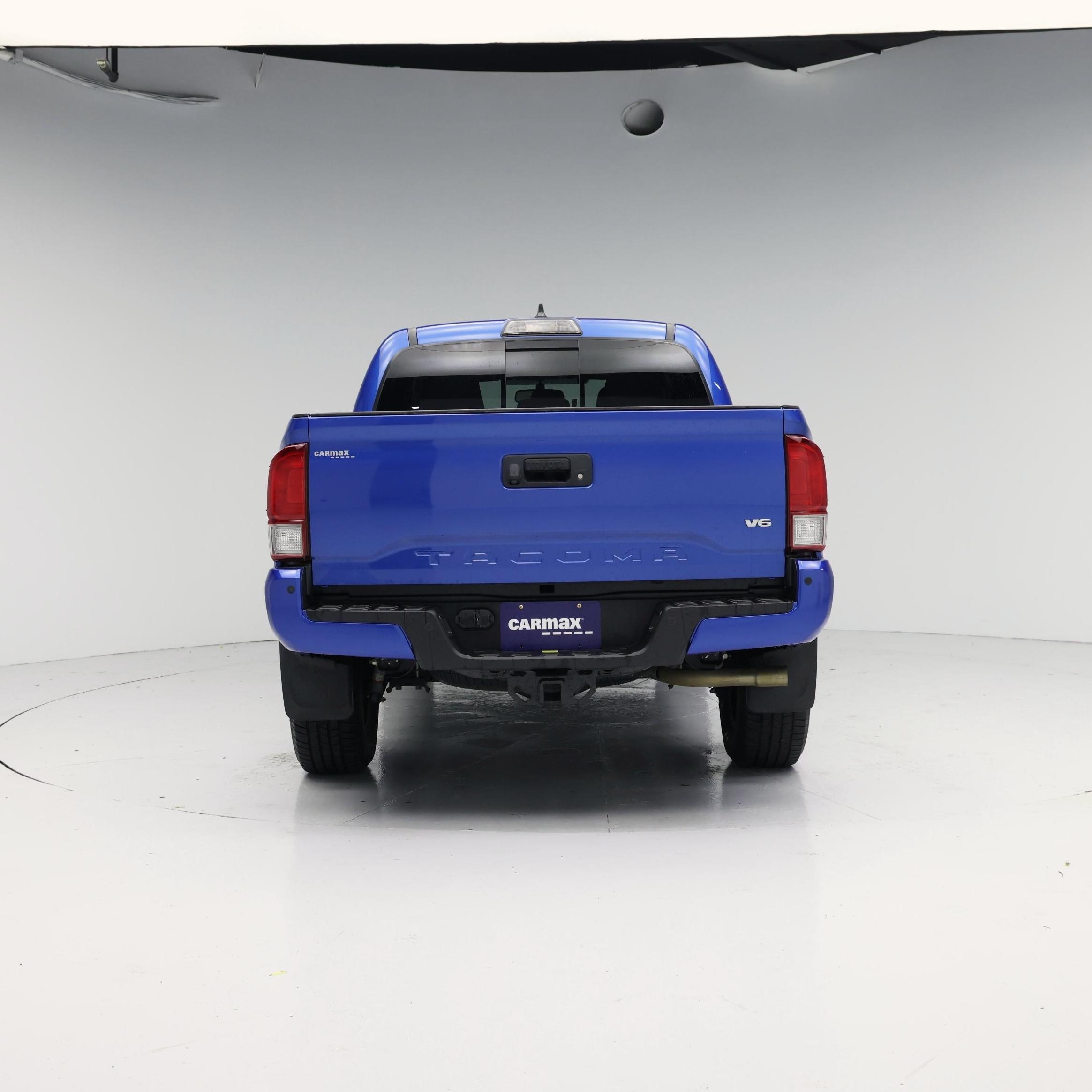 Thumbnail: 2017 Toyota Tacoma - 6