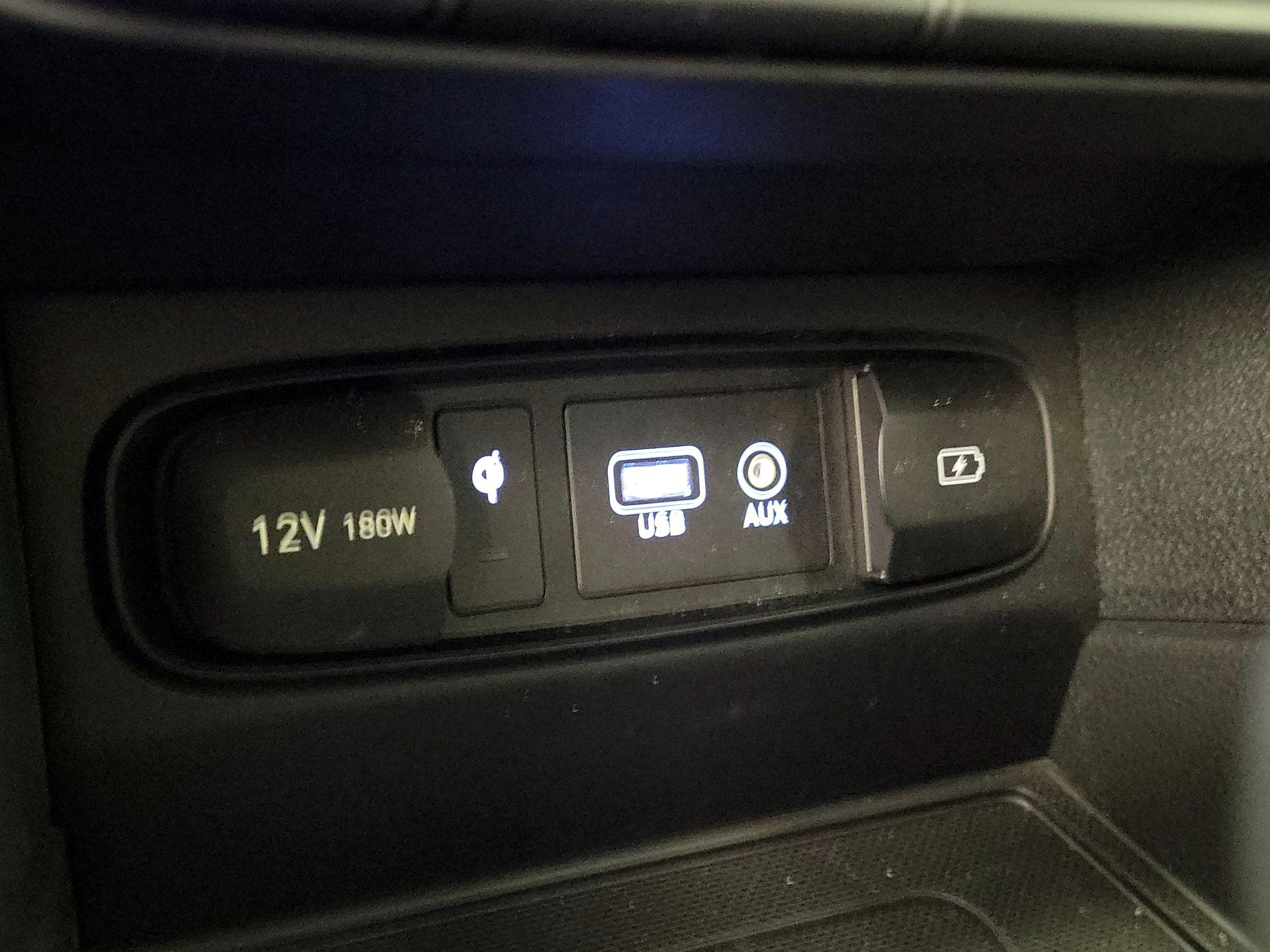 Thumbnail: 2019 Hyundai Santa Fe - 18