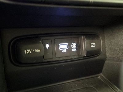 USB/AUX Ports