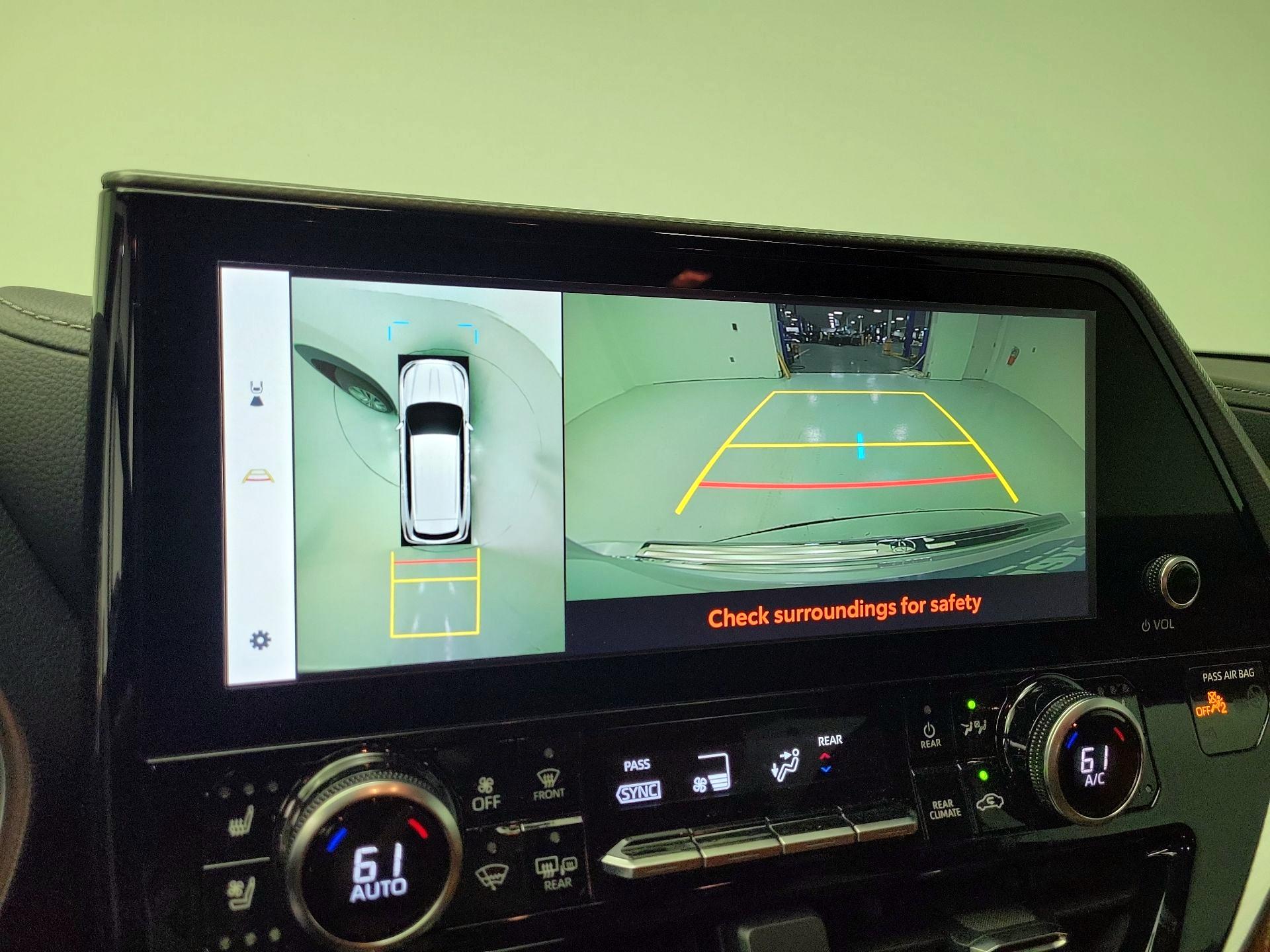 Thumbnail: 2023 Toyota Highlander - 14