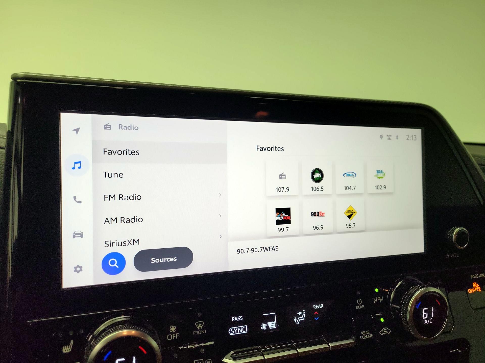 Thumbnail: 2023 Toyota Highlander - 15